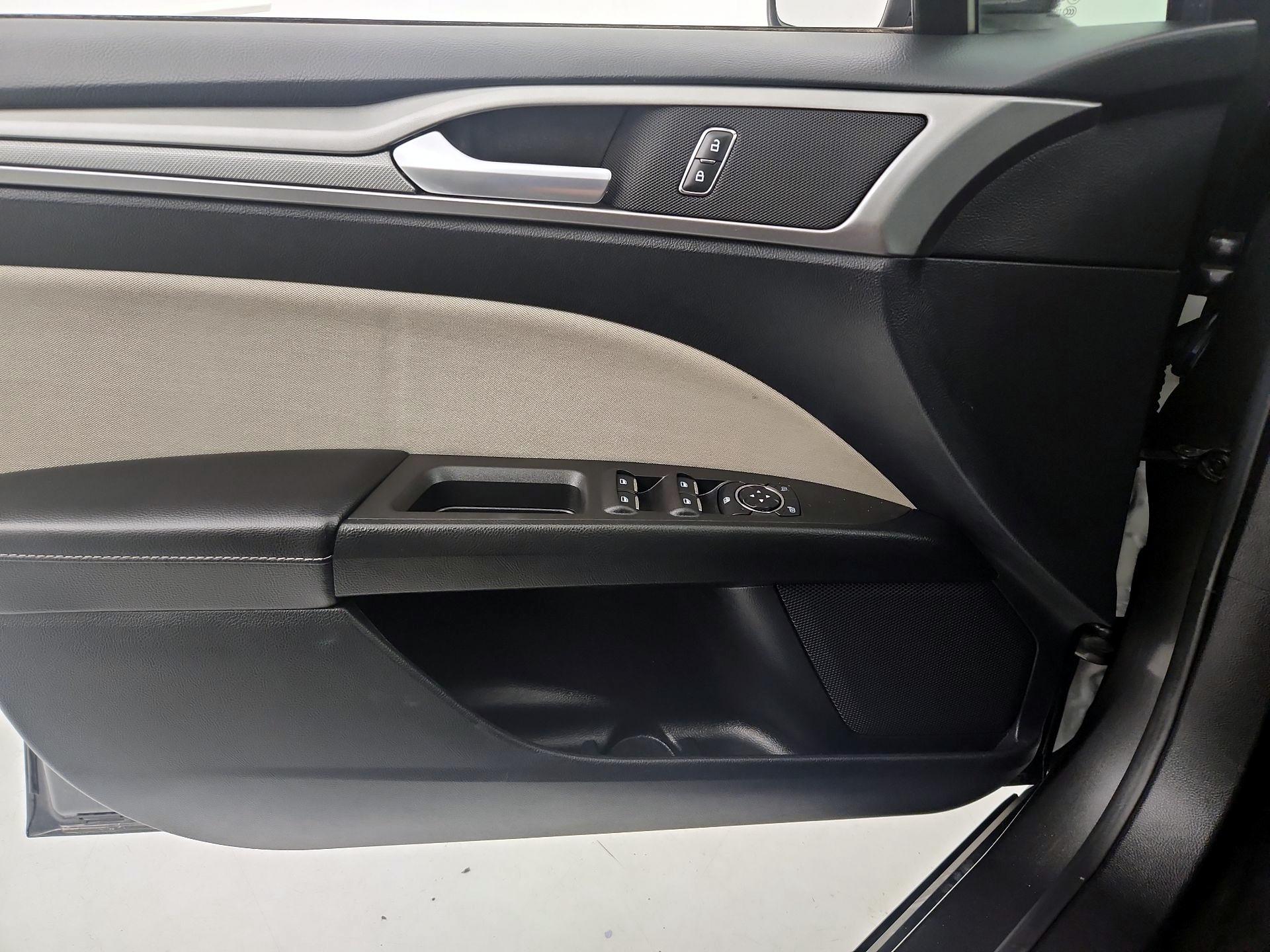 Thumbnail: 2020 Ford Fusion - 12