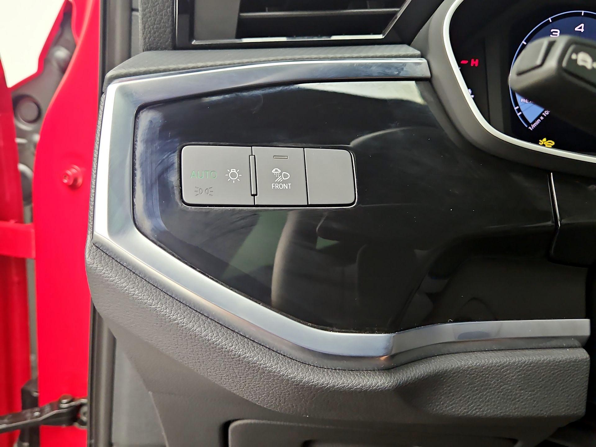 Thumbnail: 2025 Audi Q3 - 13