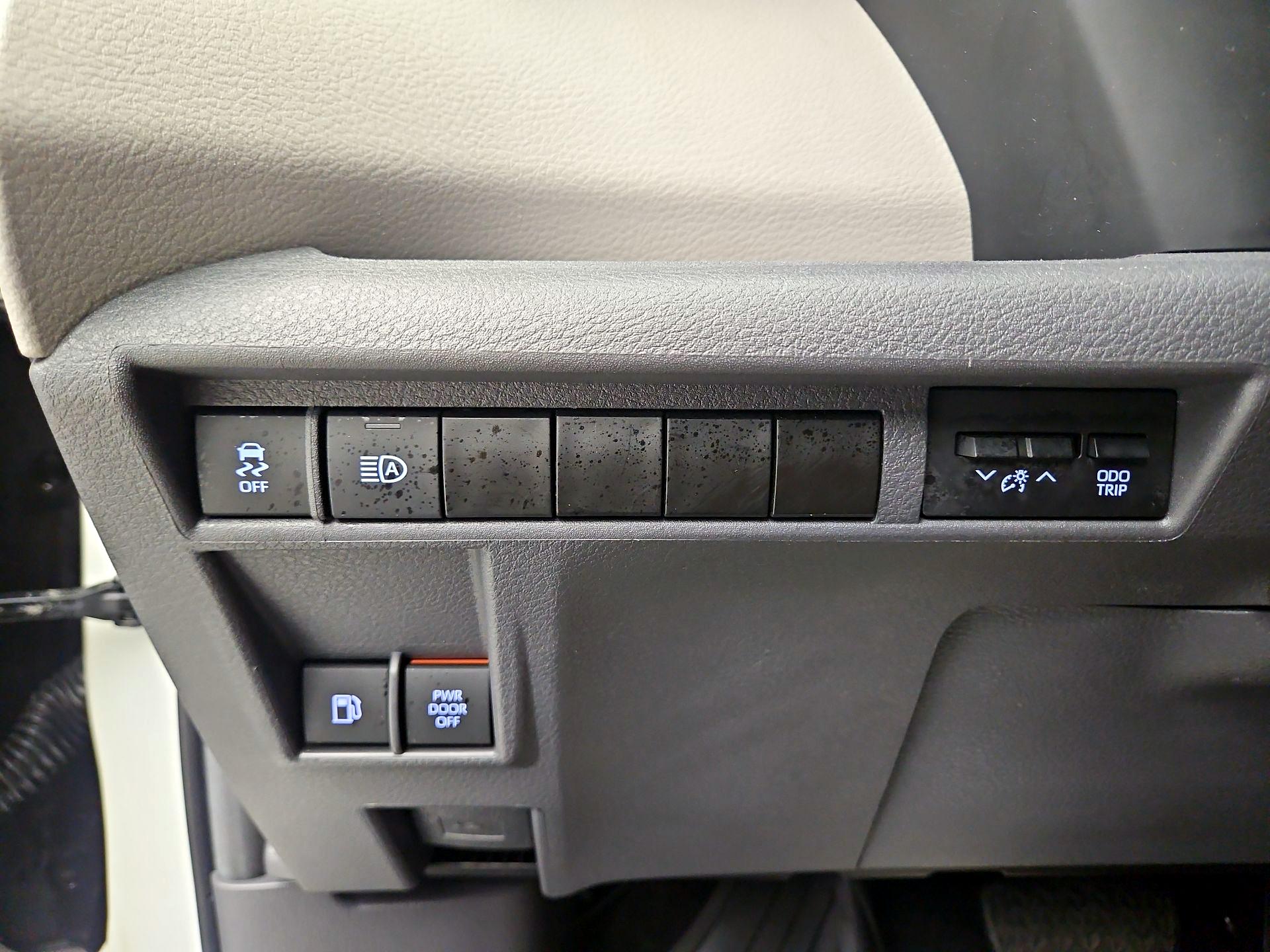 Thumbnail: 2024 Toyota Sienna - 13