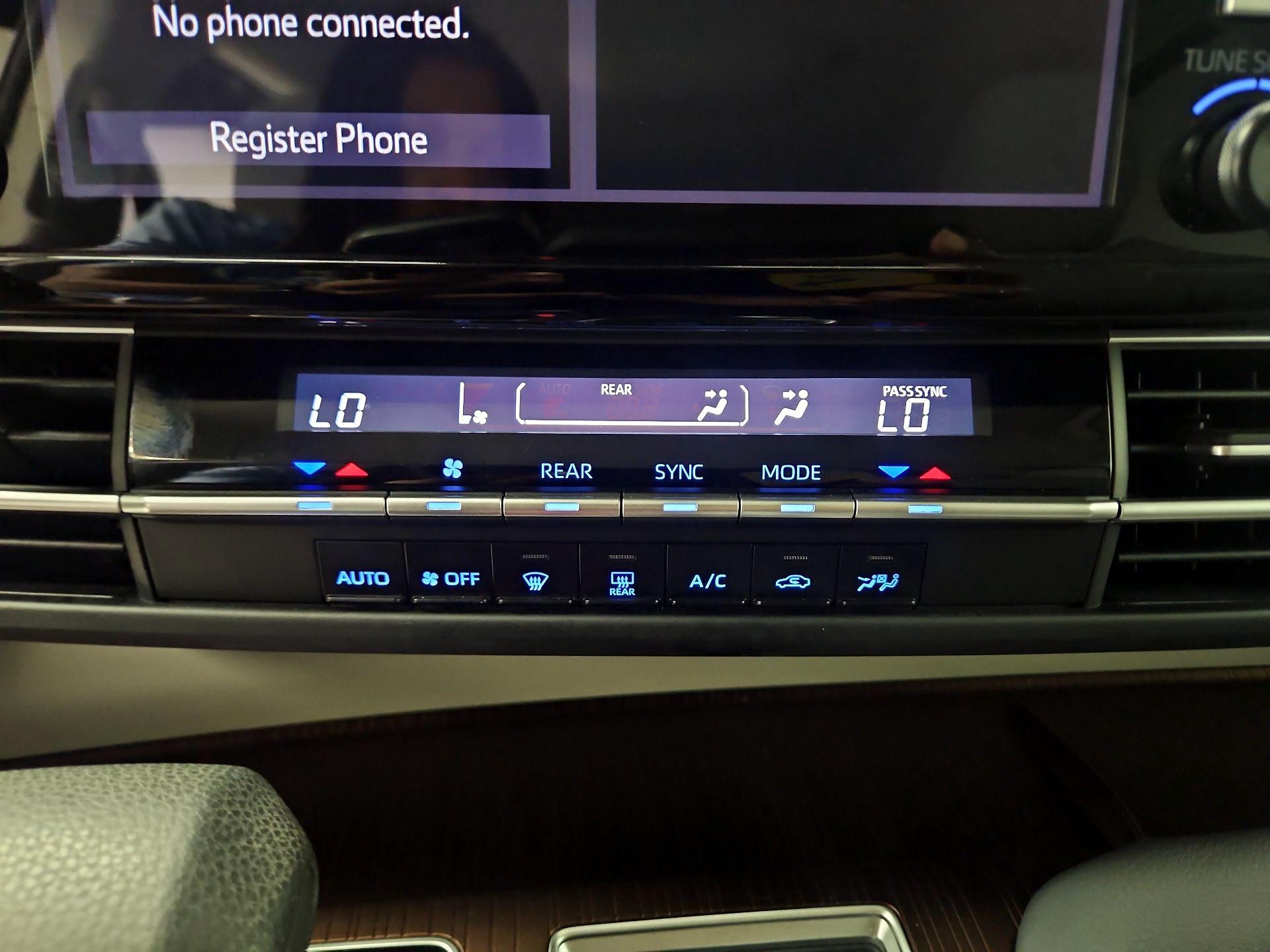 Thumbnail: 2024 Toyota Sienna - 16