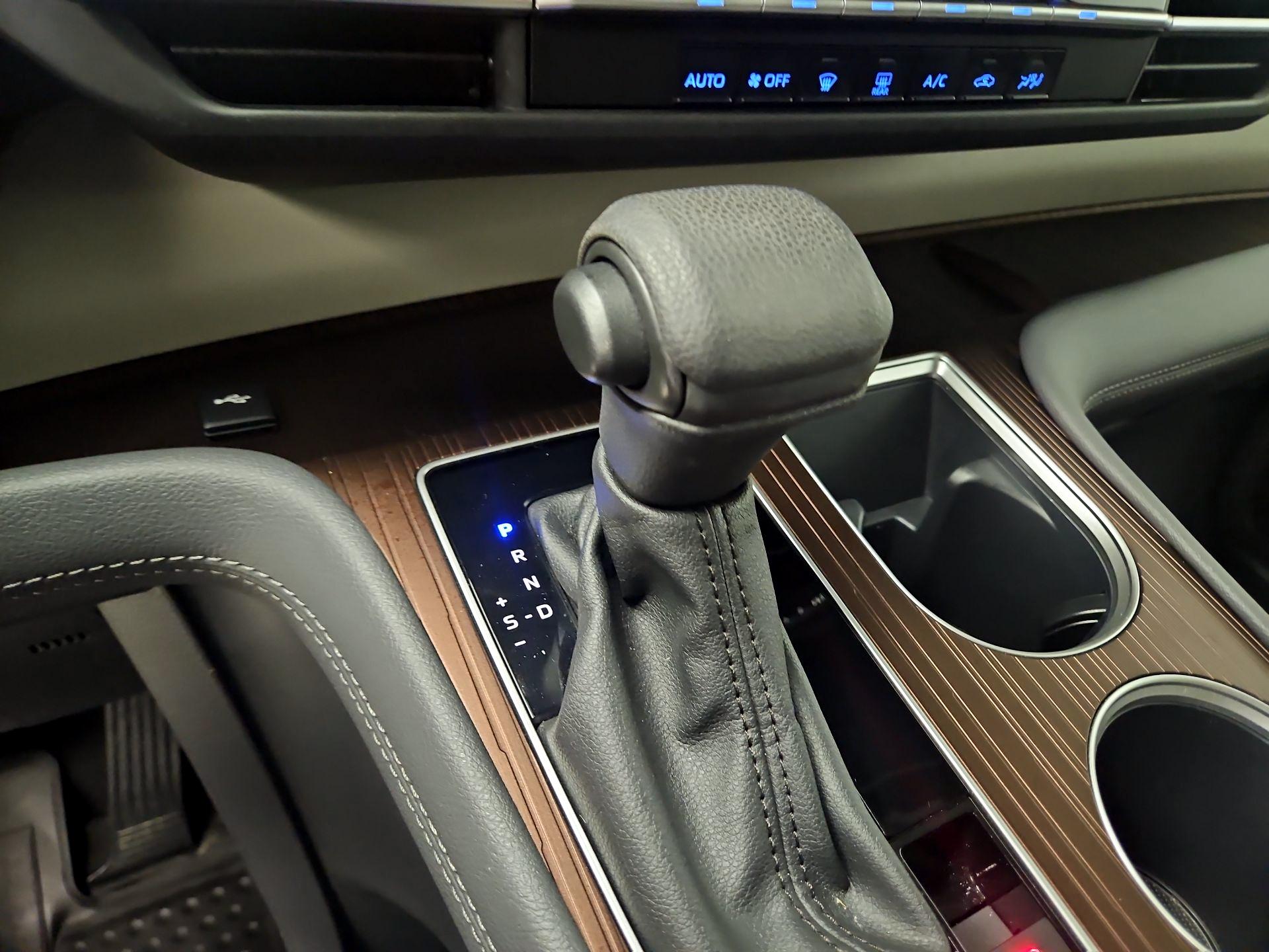 Thumbnail: 2024 Toyota Sienna - 17