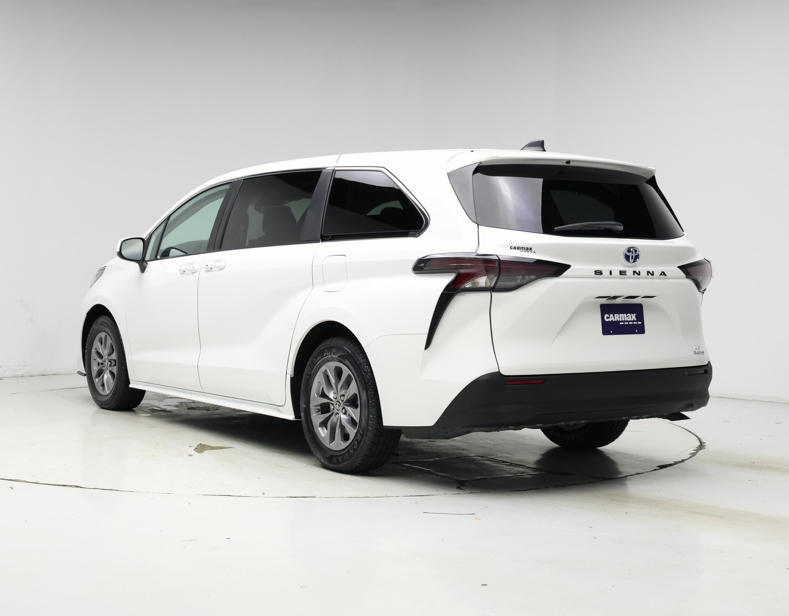 Thumbnail: 2024 Toyota Sienna - 2