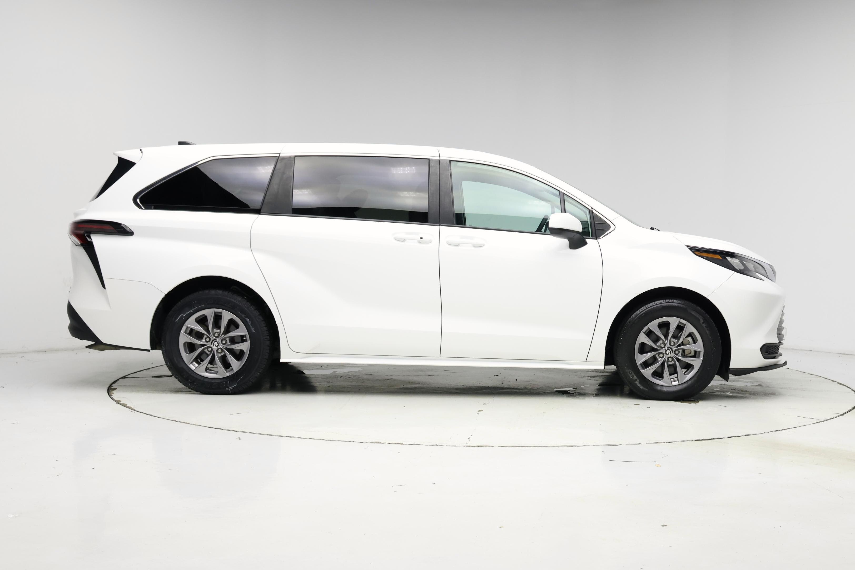 Thumbnail: 2024 Toyota Sienna - 7