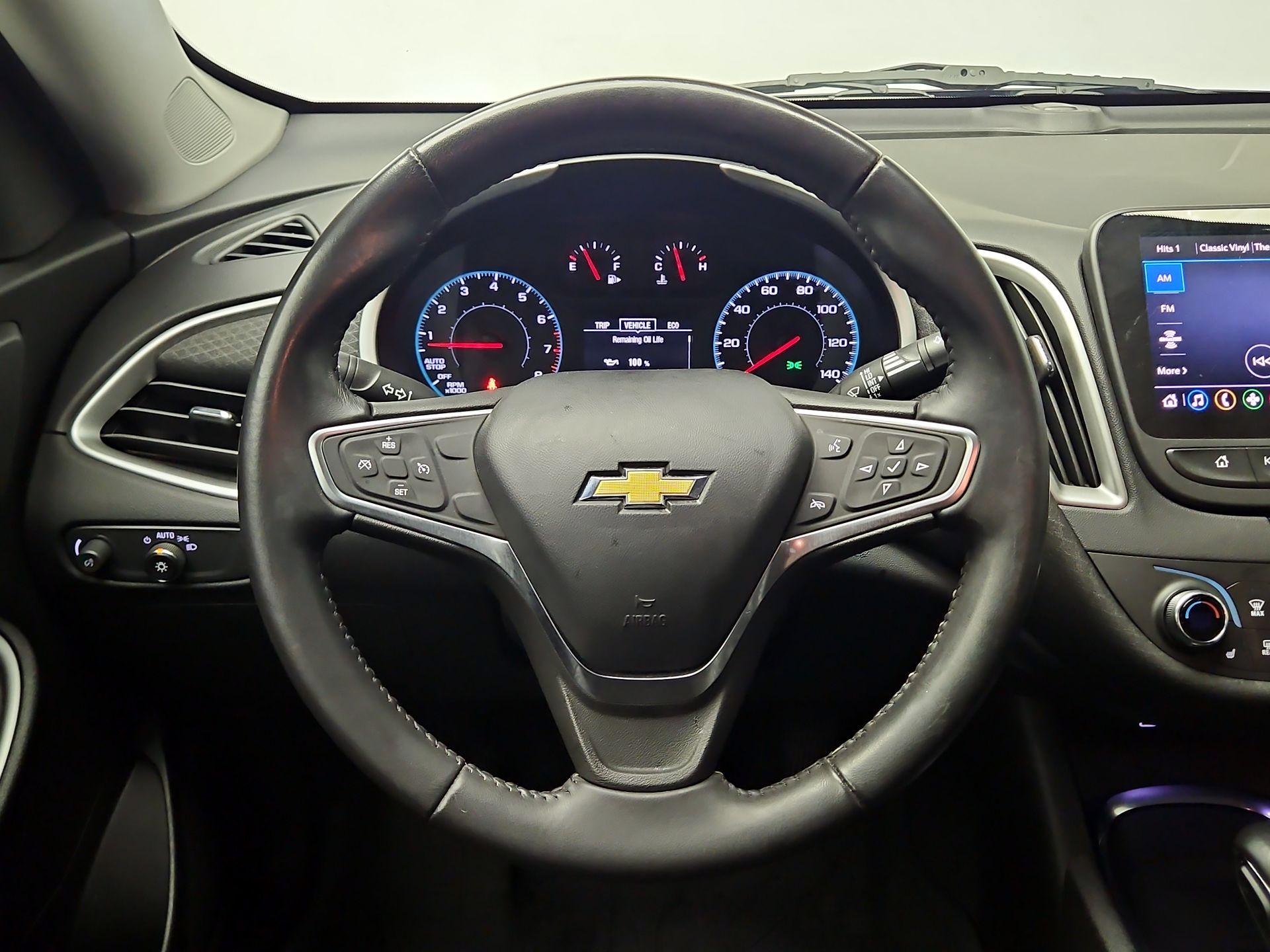 Thumbnail: 2022 Chevrolet Malibu - 10