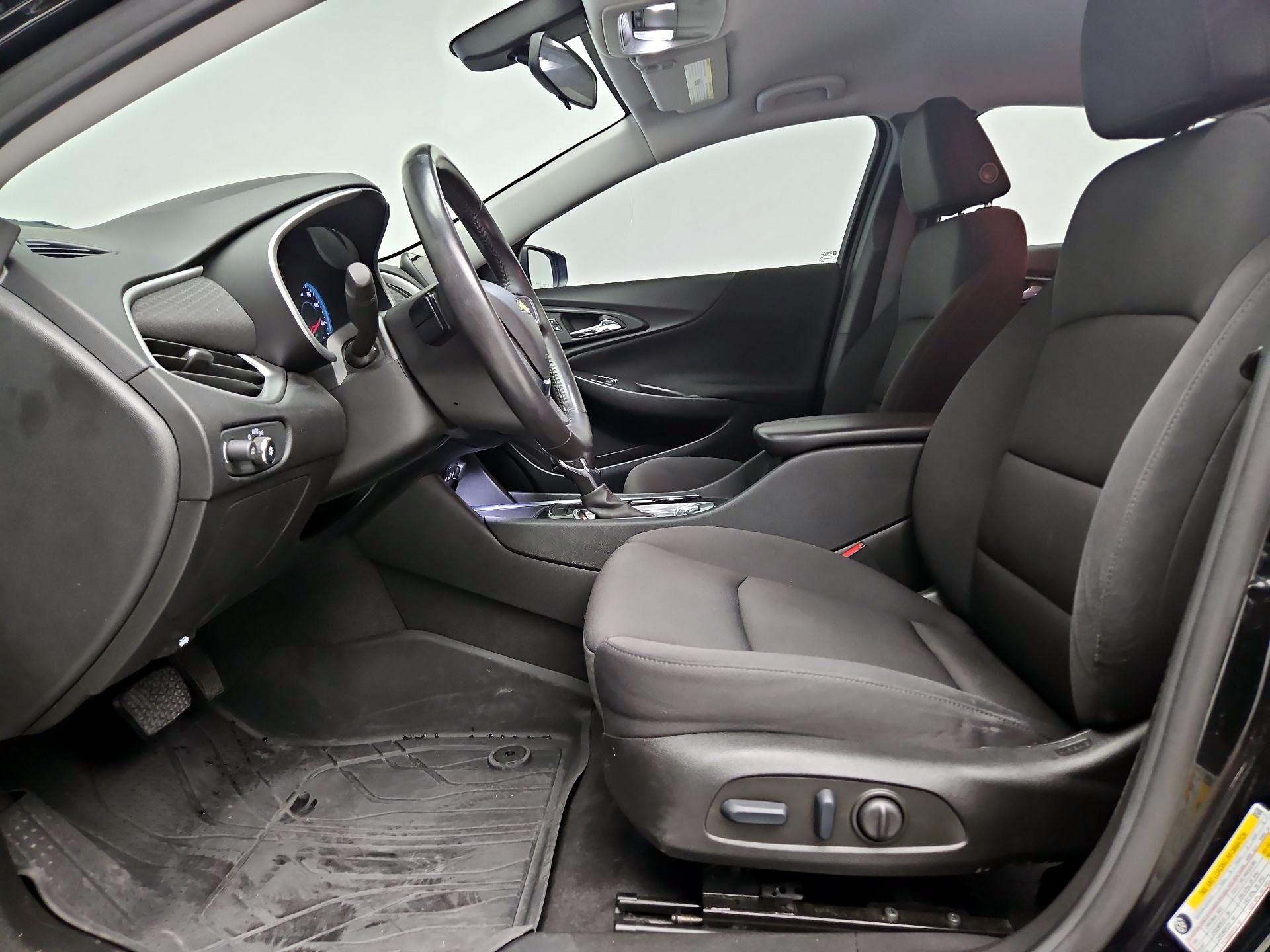 Thumbnail: 2022 Chevrolet Malibu - 11