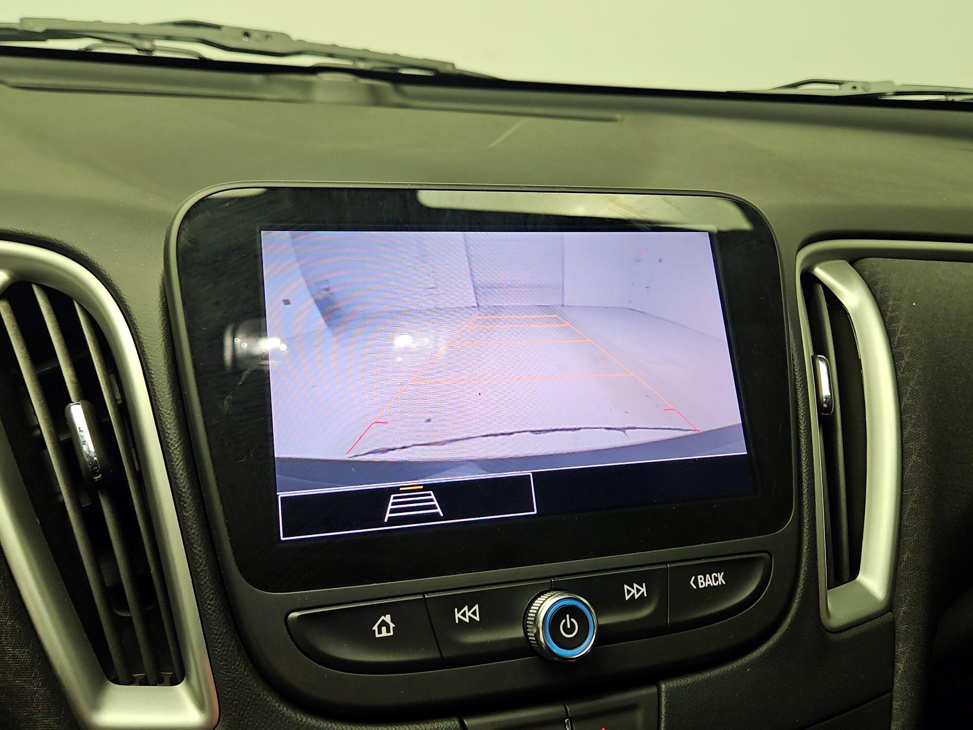 Thumbnail: 2022 Chevrolet Malibu - 14