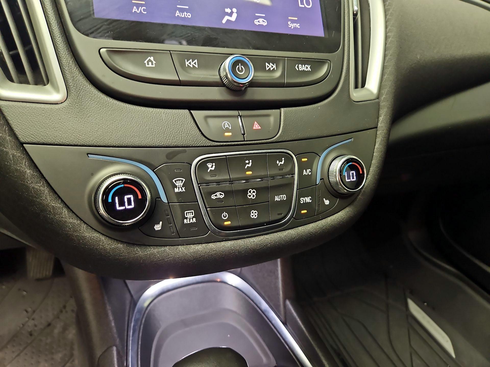 Thumbnail: 2022 Chevrolet Malibu - 16