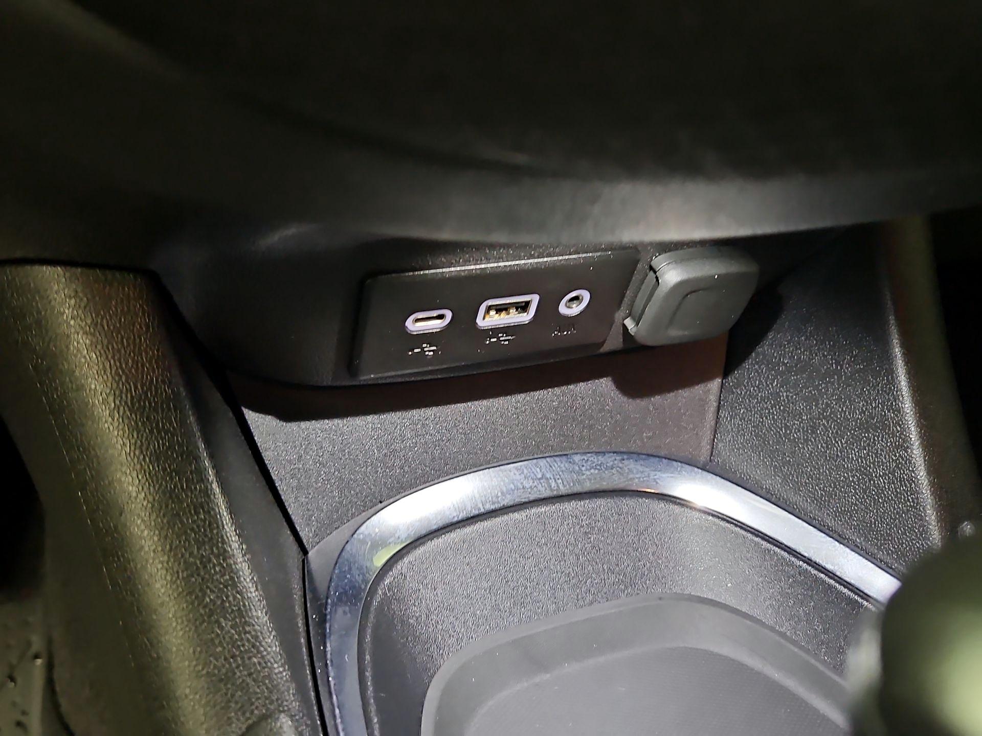 Thumbnail: 2022 Chevrolet Malibu - 18