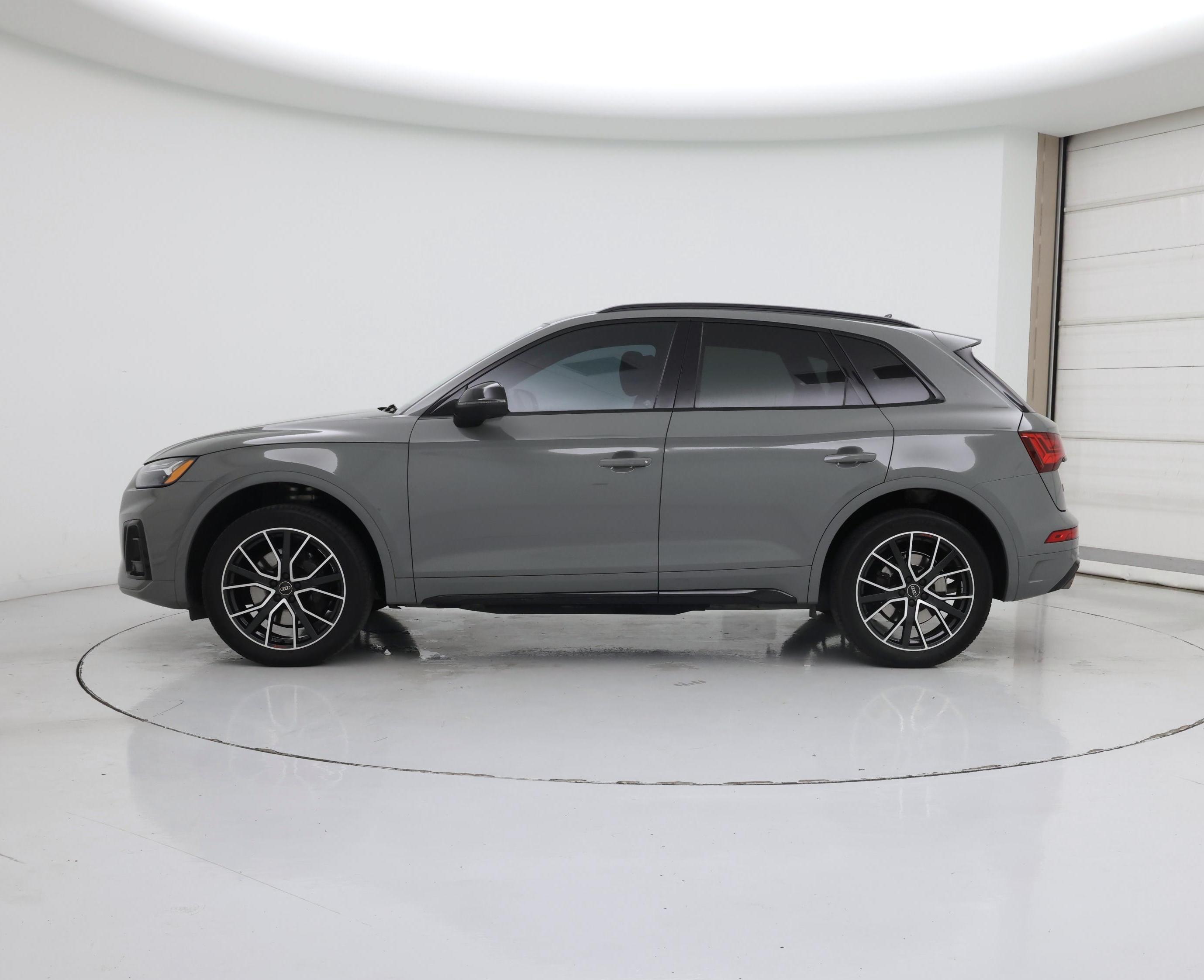 Thumbnail: 2022 Audi SQ5 - 3