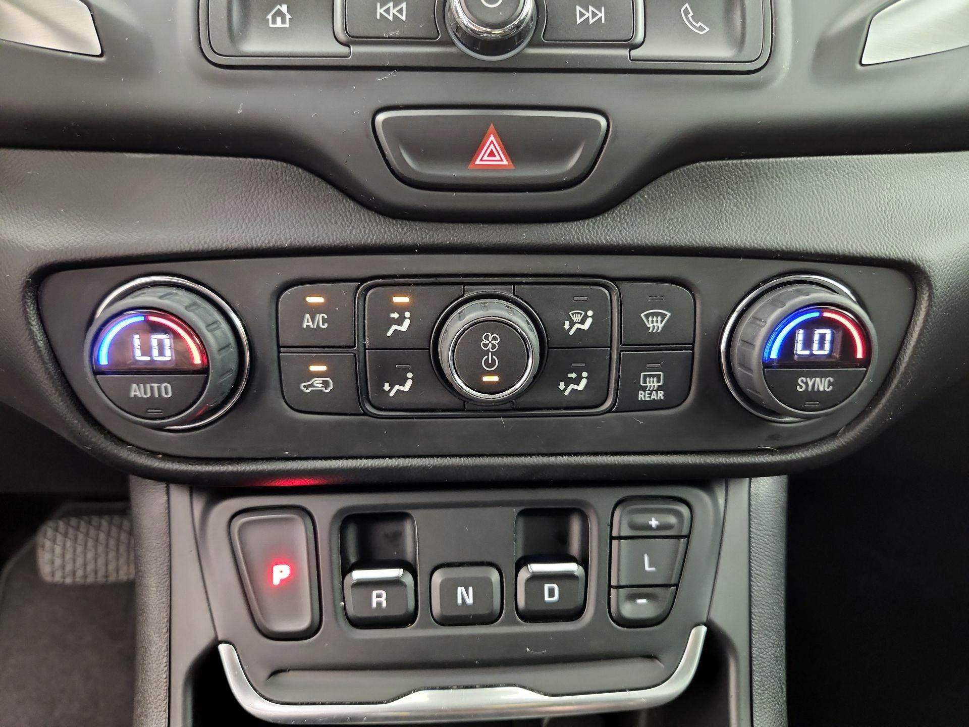 Thumbnail: 2020 GMC Terrain - 16