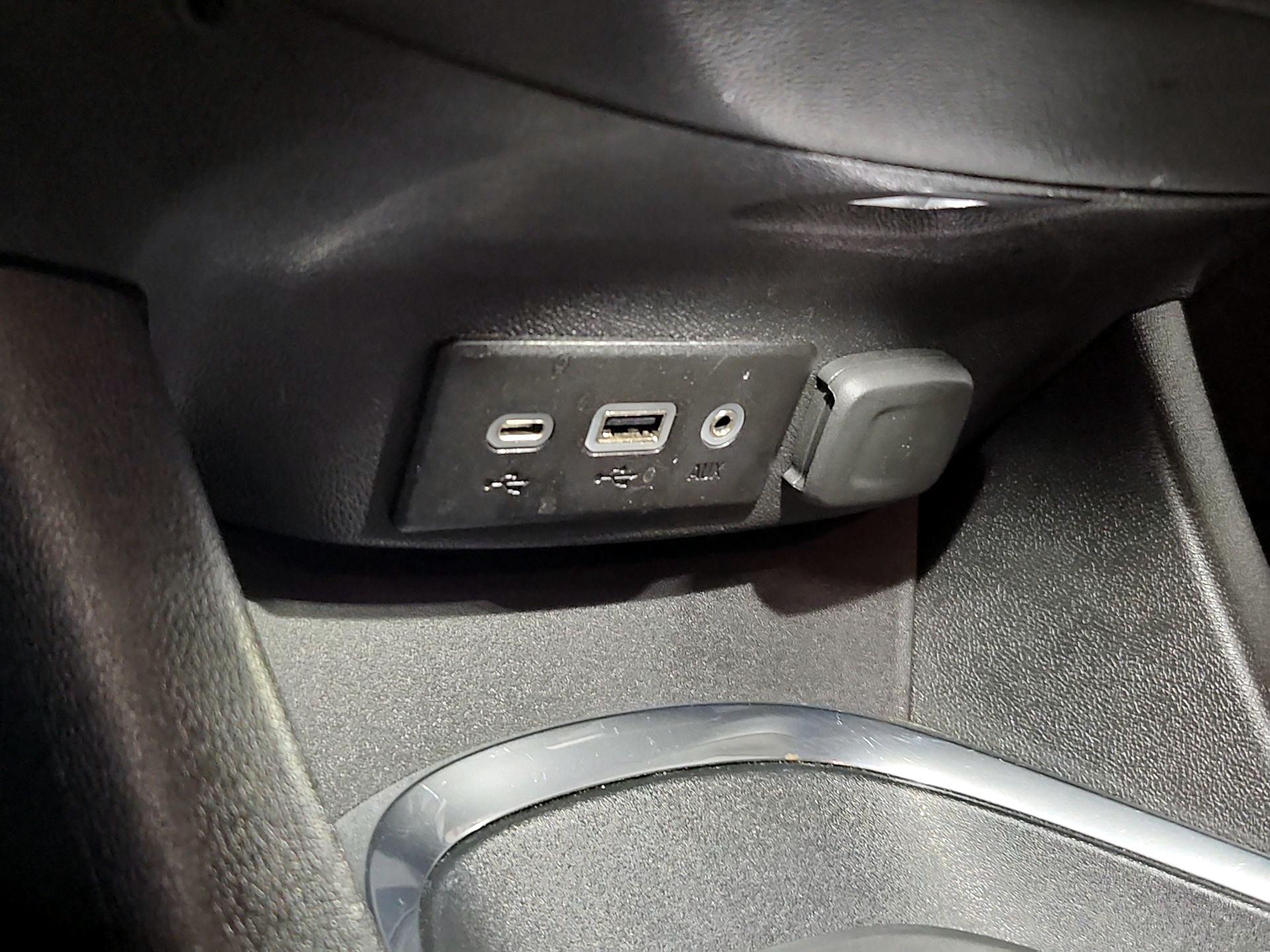 Thumbnail: 2023 Chevrolet Malibu - 18