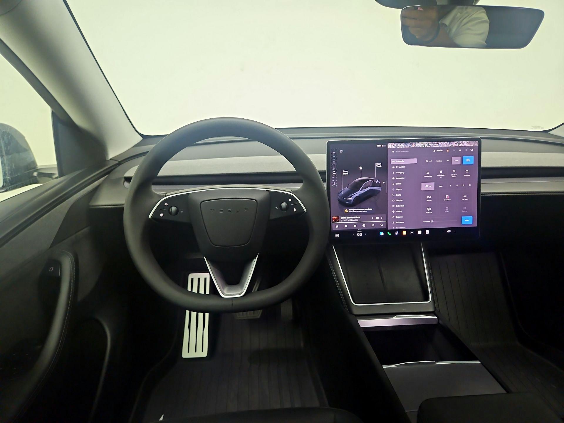 Thumbnail: 2026 Tesla Model Y - 10