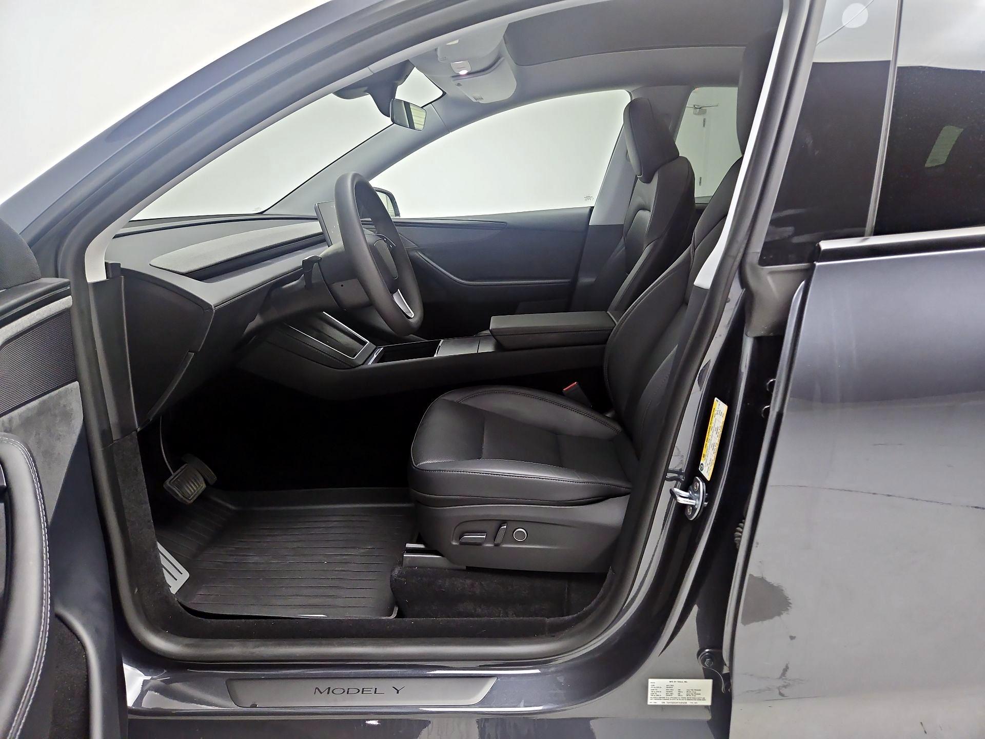 Thumbnail: 2026 Tesla Model Y - 11