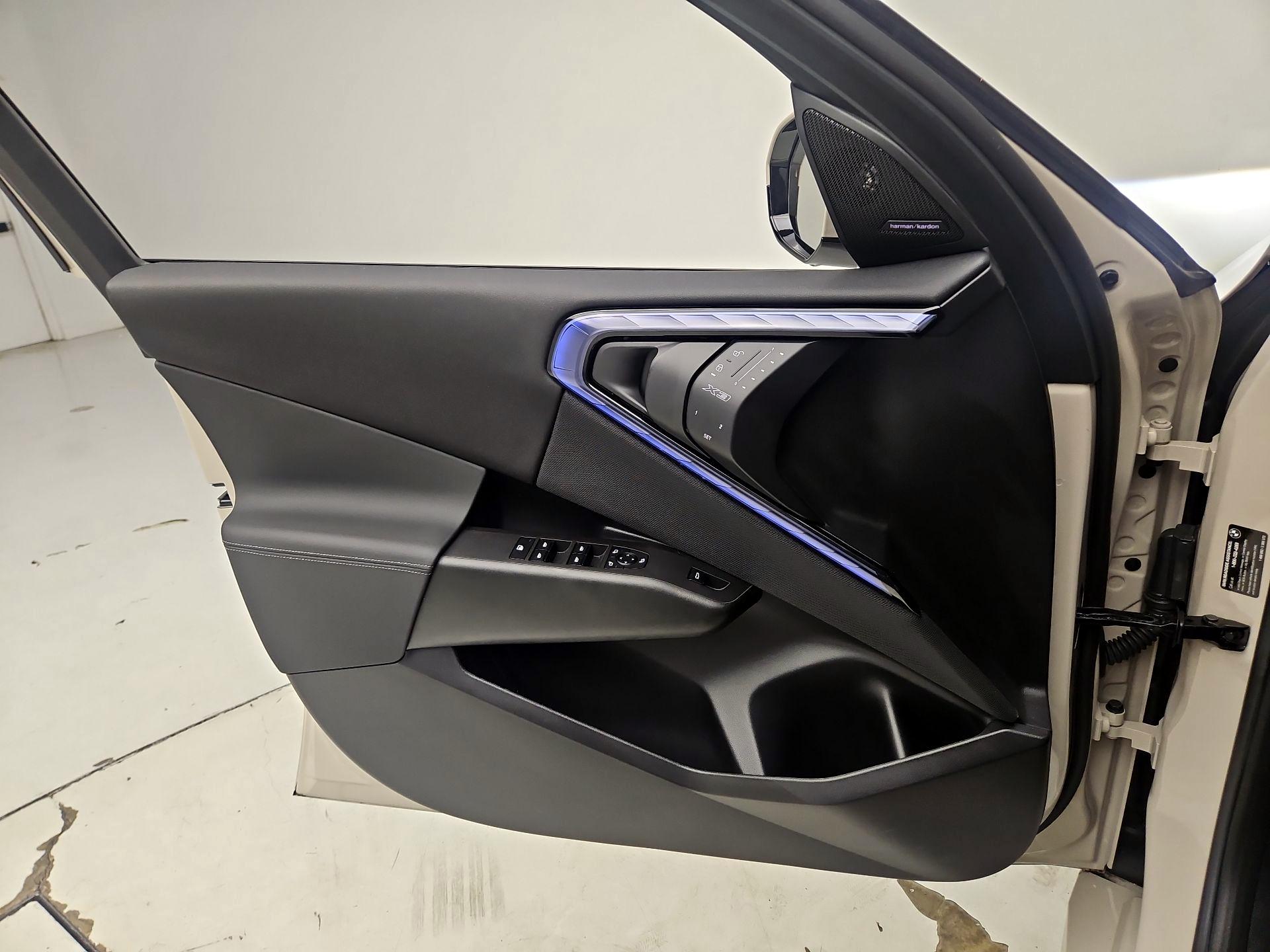 Thumbnail: 2025 BMW X3 - 12