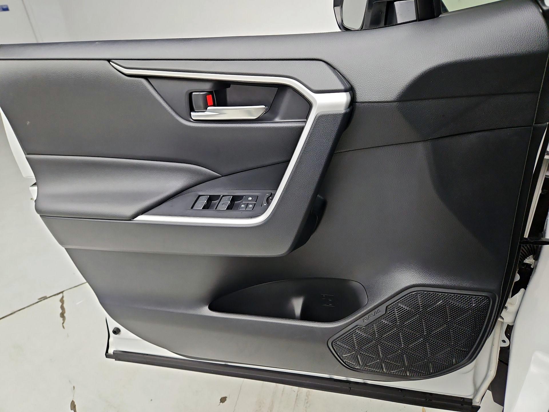 Thumbnail: 2024 Toyota RAV4 - 12