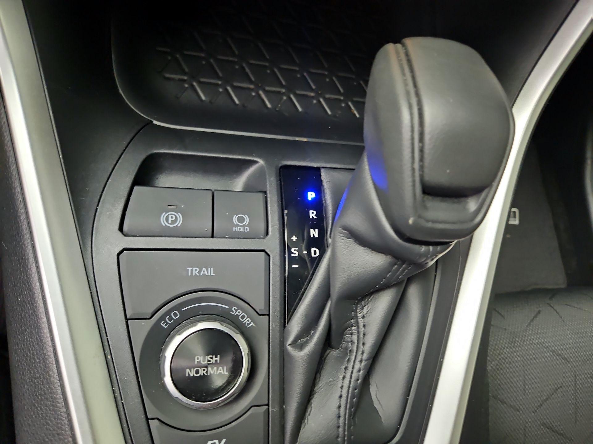 Thumbnail: 2024 Toyota RAV4 - 17