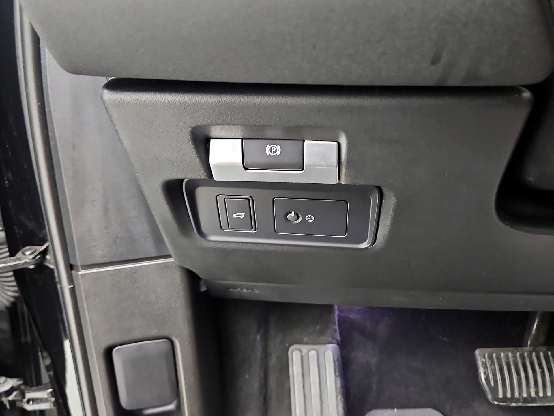 Thumbnail: 2020 Land Rover Range Rover Evoque - 13