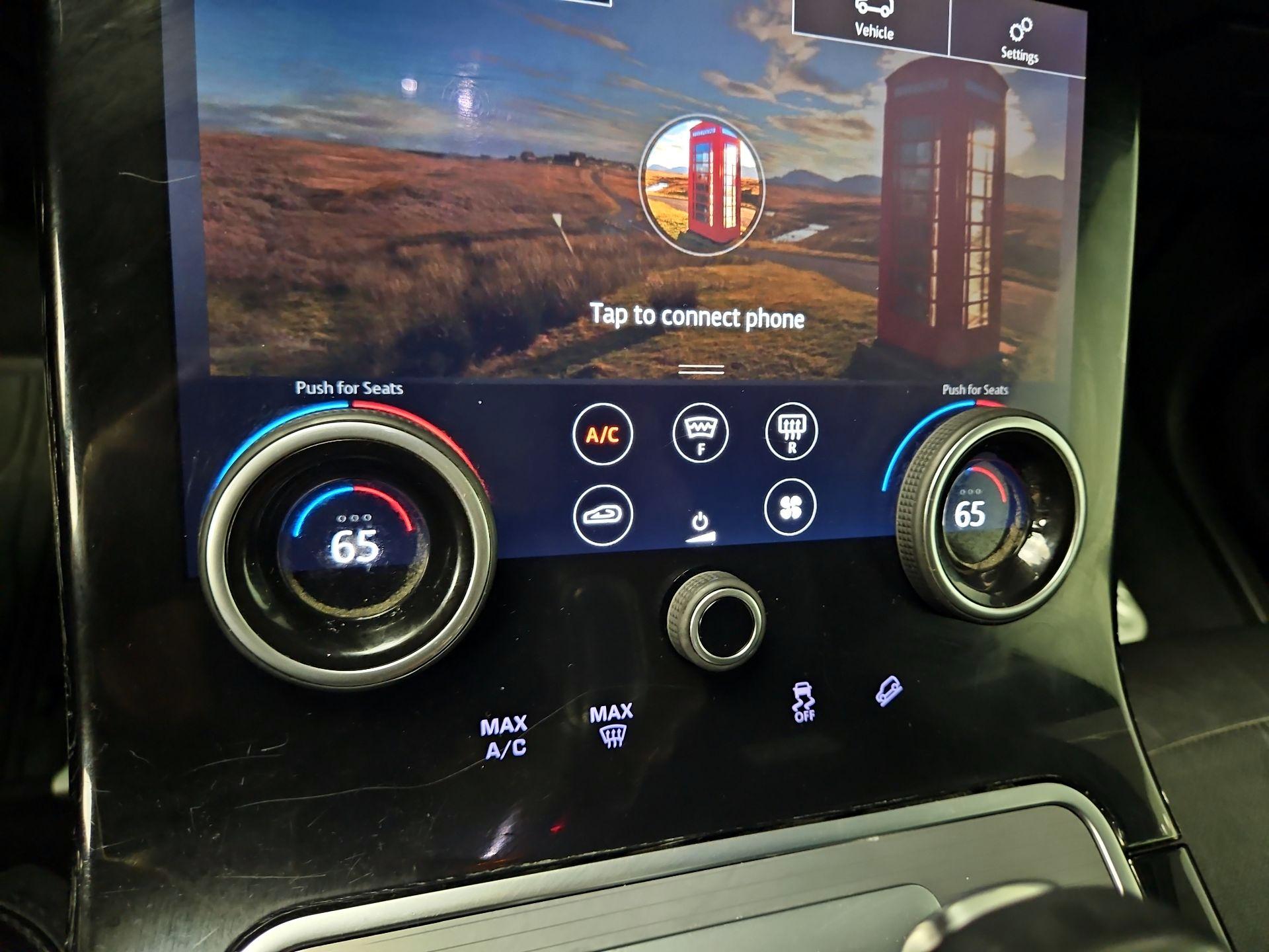 Thumbnail: 2020 Land Rover Range Rover Evoque - 17