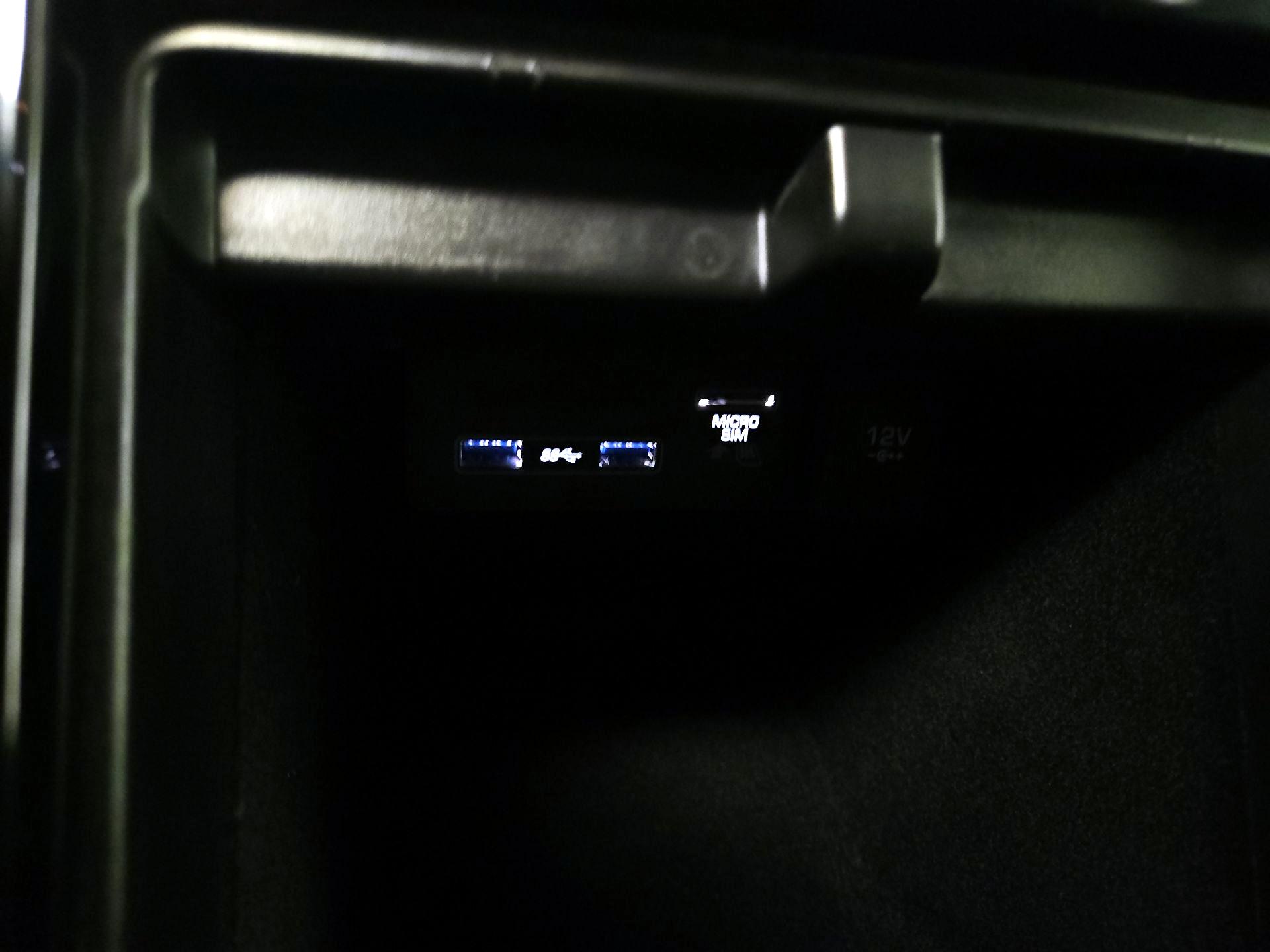 Thumbnail: 2020 Land Rover Range Rover Evoque - 19