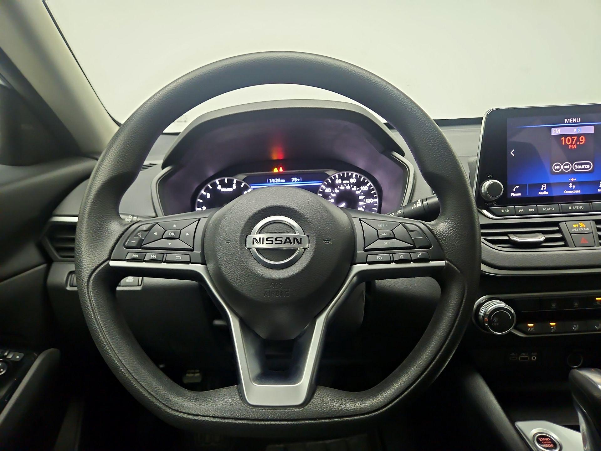 Thumbnail: 2021 Nissan Altima - 10