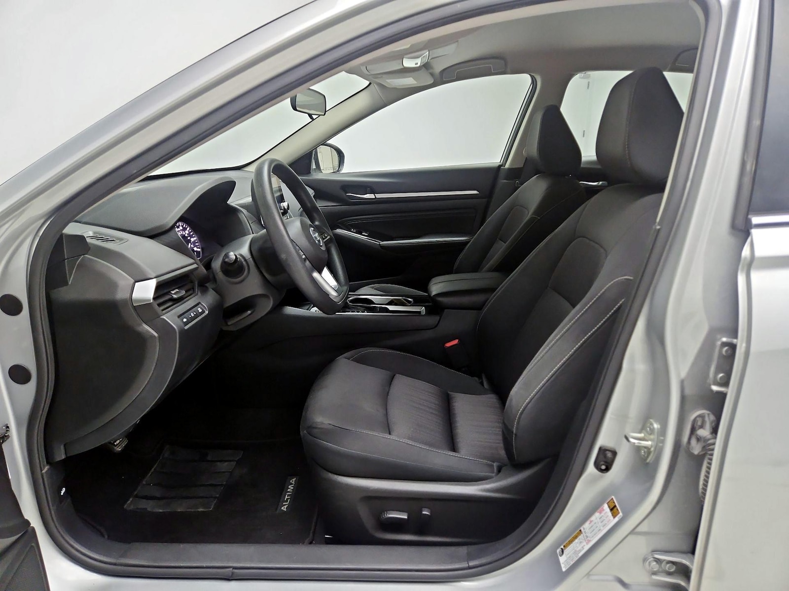2021 Nissan Altima SV - Photo 12