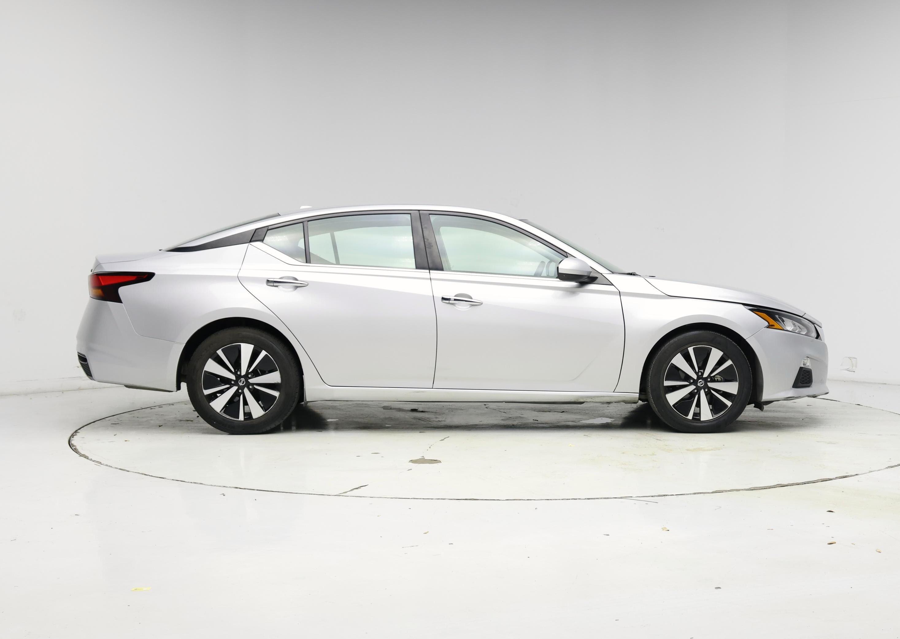 Thumbnail: 2021 Nissan Altima - 7