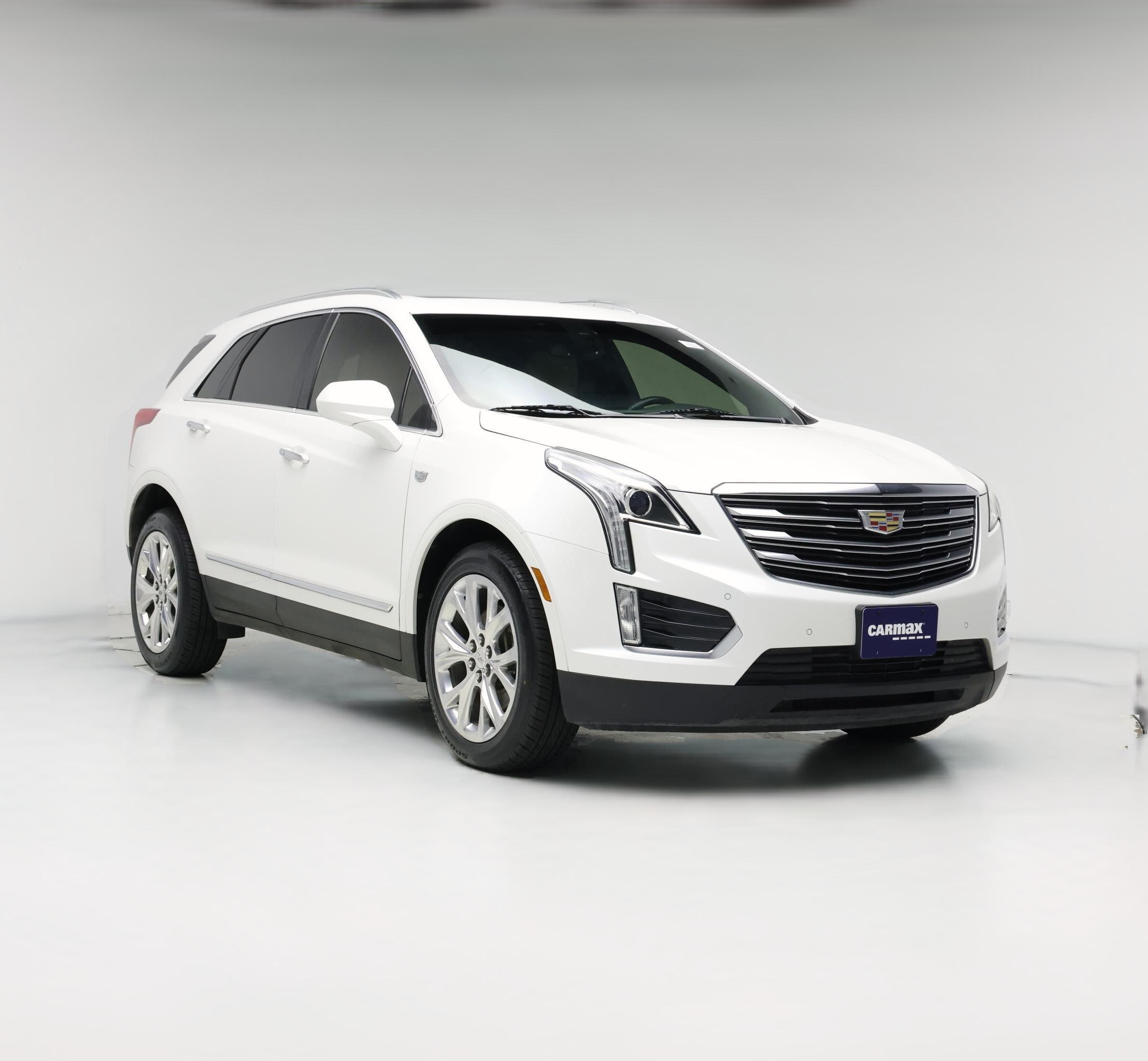 Thumbnail: 2017 Cadillac XT5 - 1