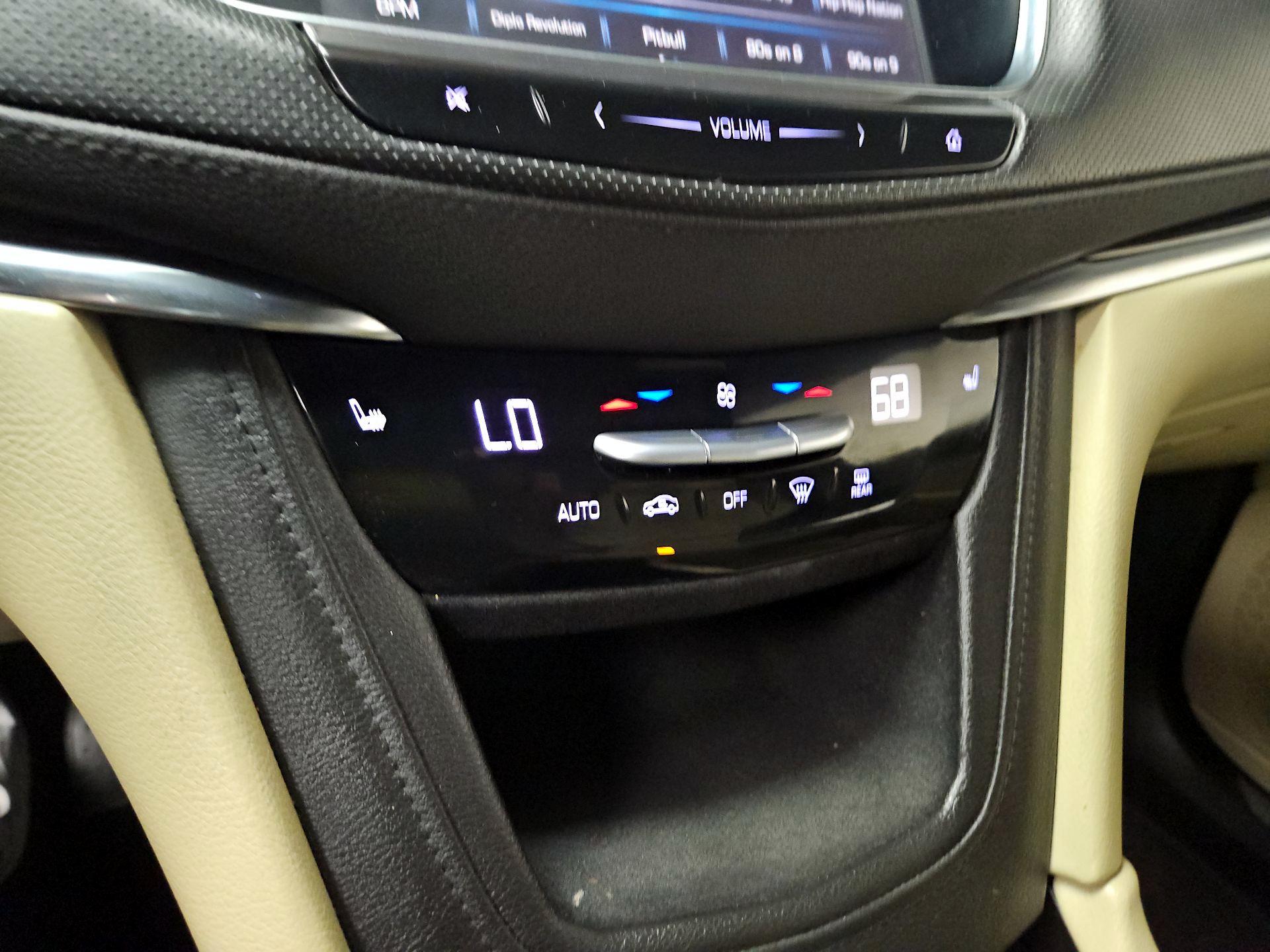 Thumbnail: 2017 Cadillac XT5 - 16