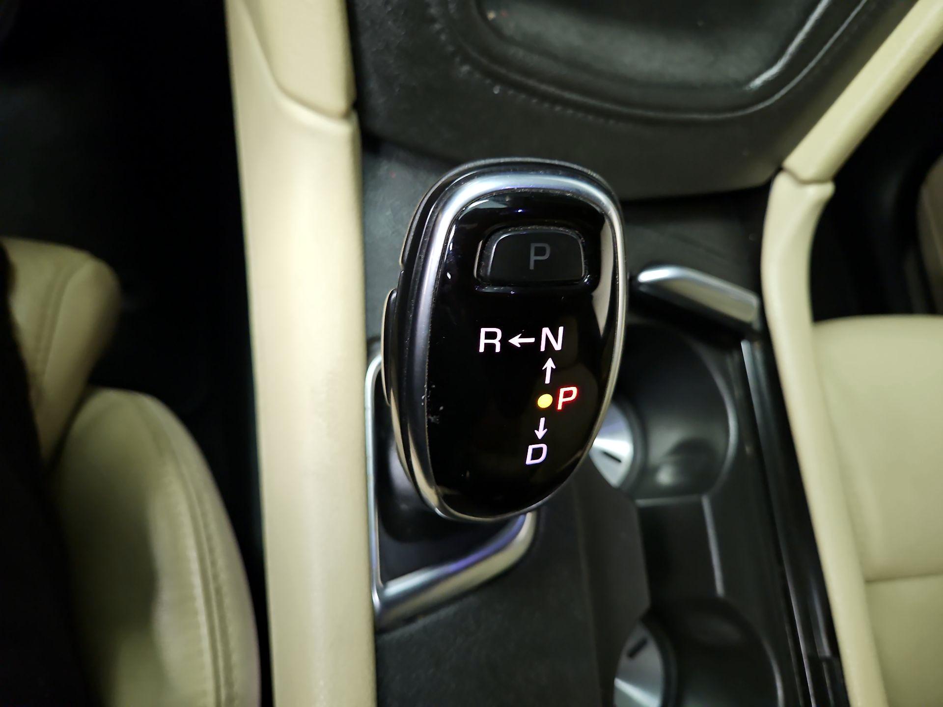 Thumbnail: 2017 Cadillac XT5 - 17