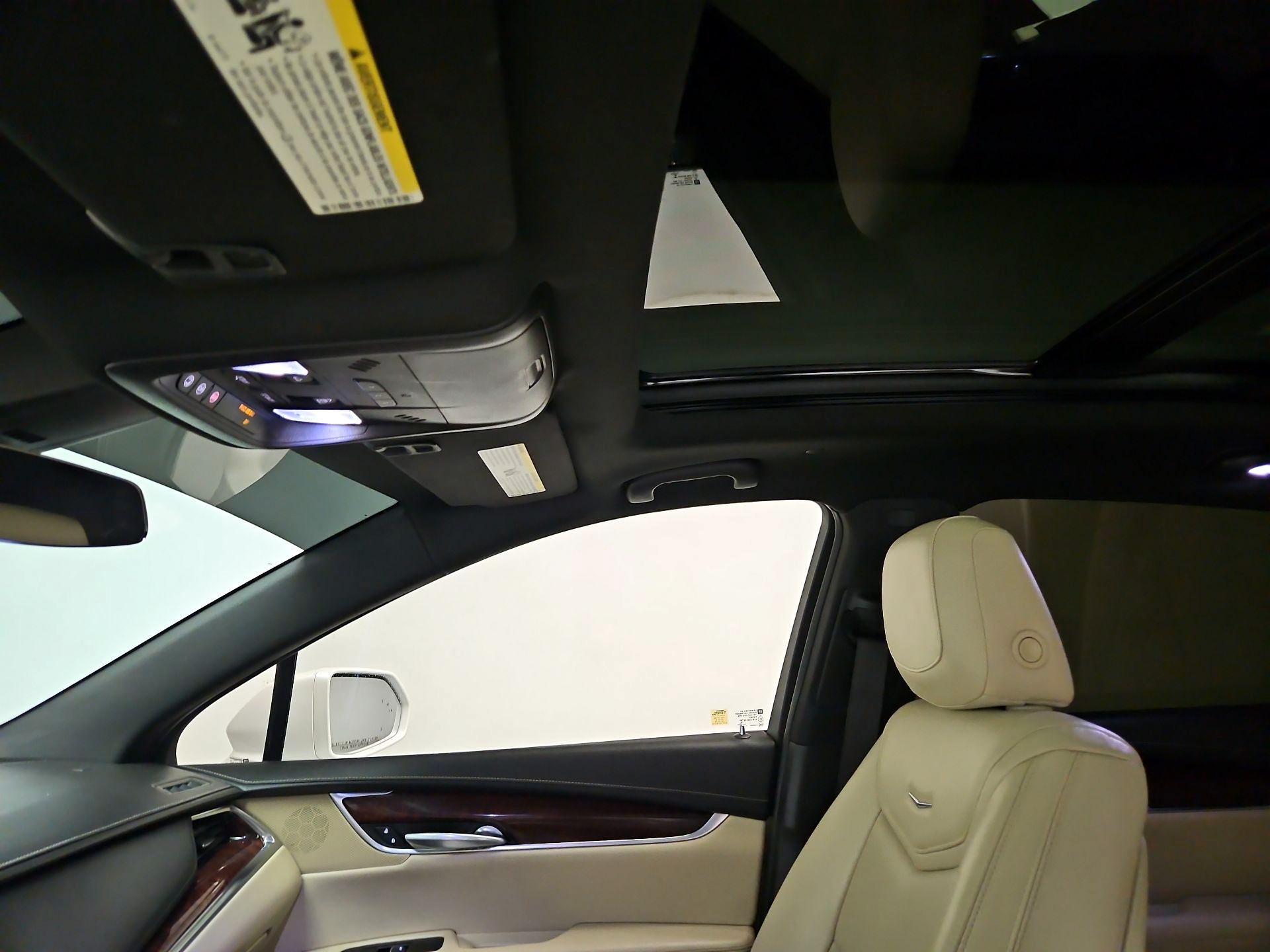 Thumbnail: 2017 Cadillac XT5 - 19