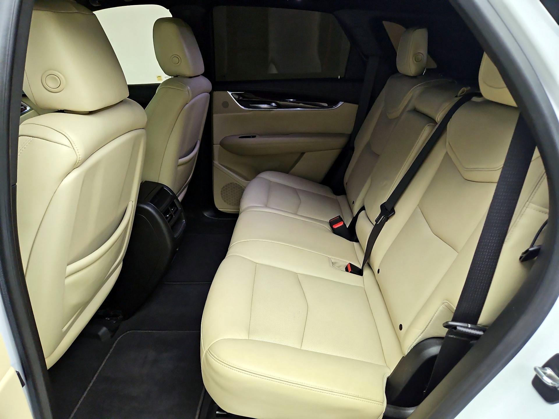 Thumbnail: 2017 Cadillac XT5 - 20