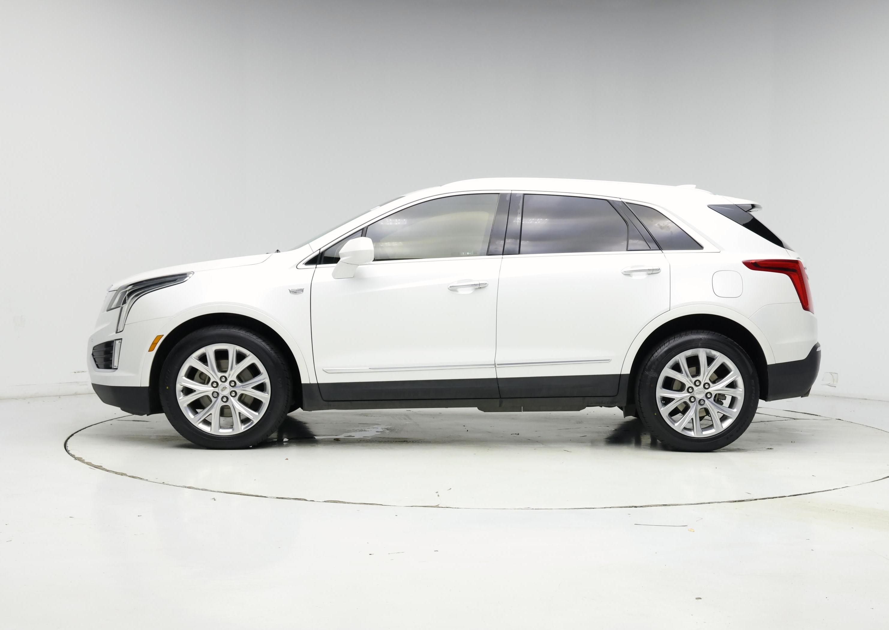 Thumbnail: 2017 Cadillac XT5 - 3