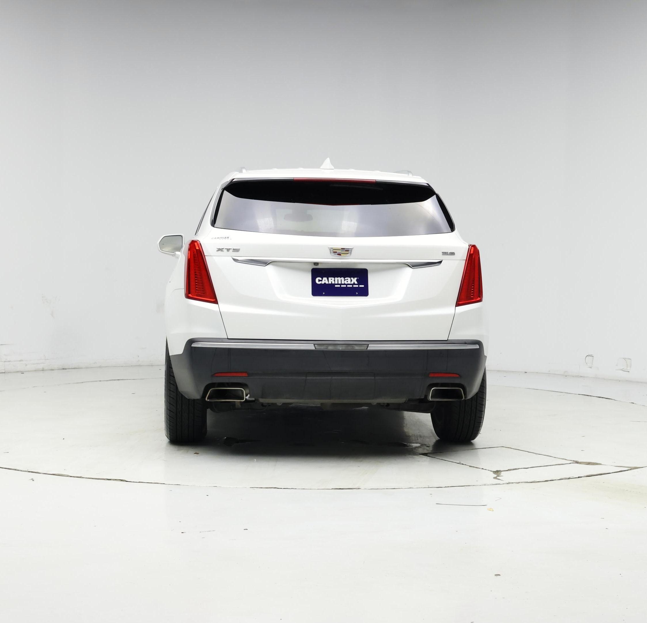 Thumbnail: 2017 Cadillac XT5 - 6