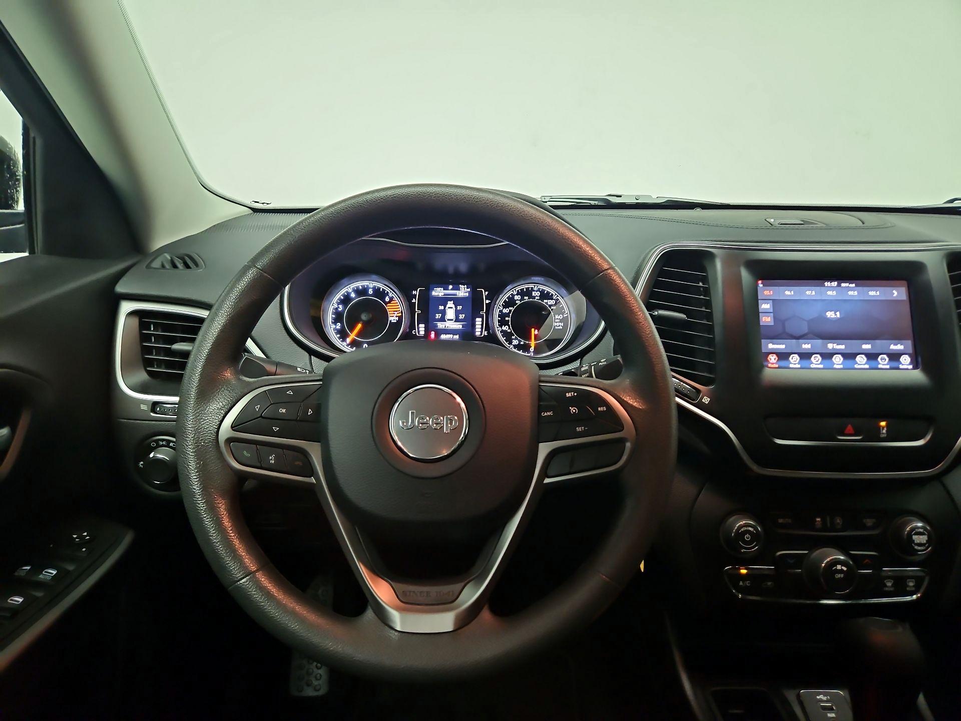 Thumbnail: 2021 Jeep Cherokee - 10