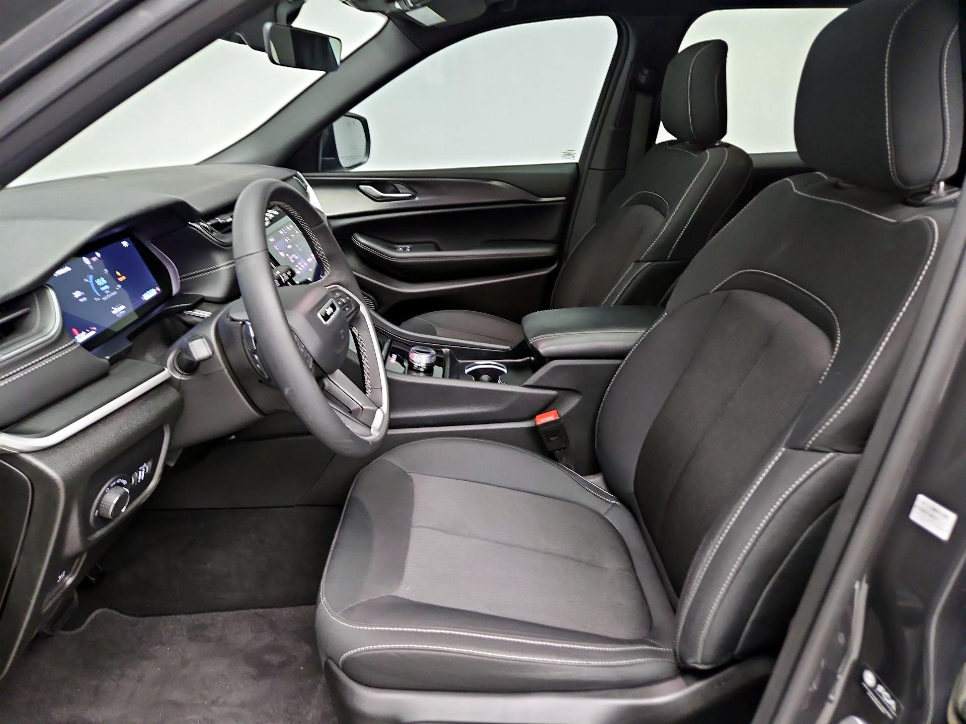 Thumbnail: 2025 Jeep Grand Cherokee - 11