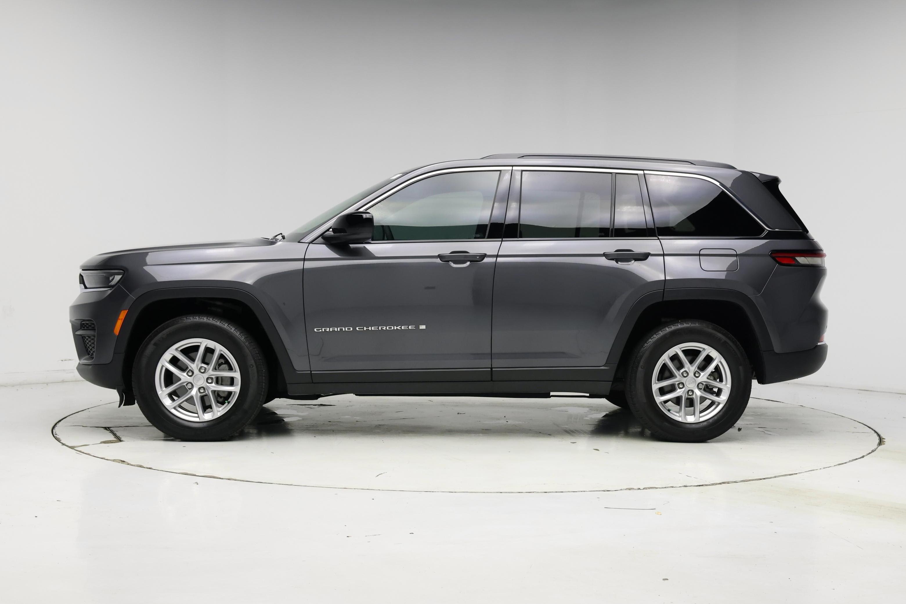Thumbnail: 2025 Jeep Grand Cherokee - 3