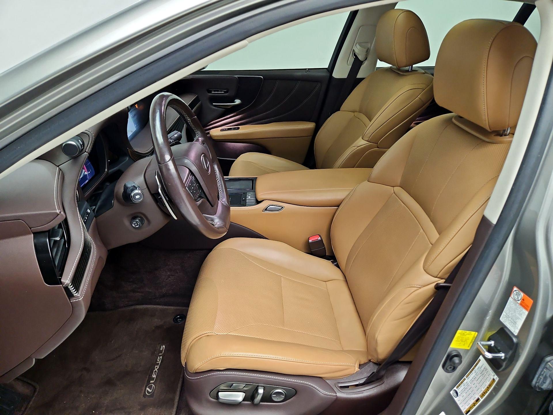 Thumbnail: 2019 Lexus LS - 11