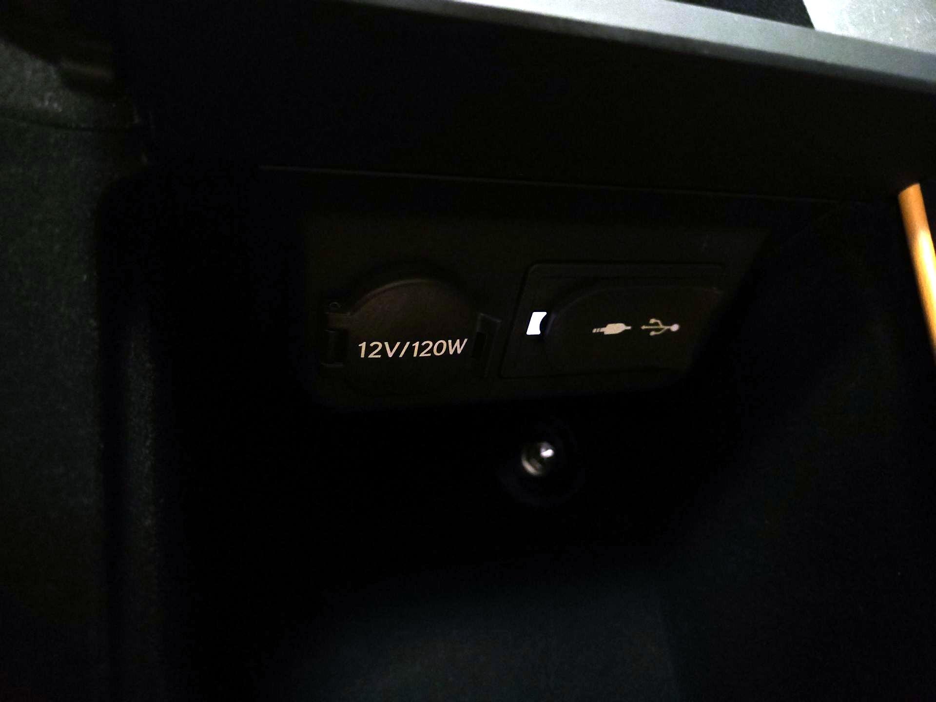 Thumbnail: 2019 Lexus LS - 19