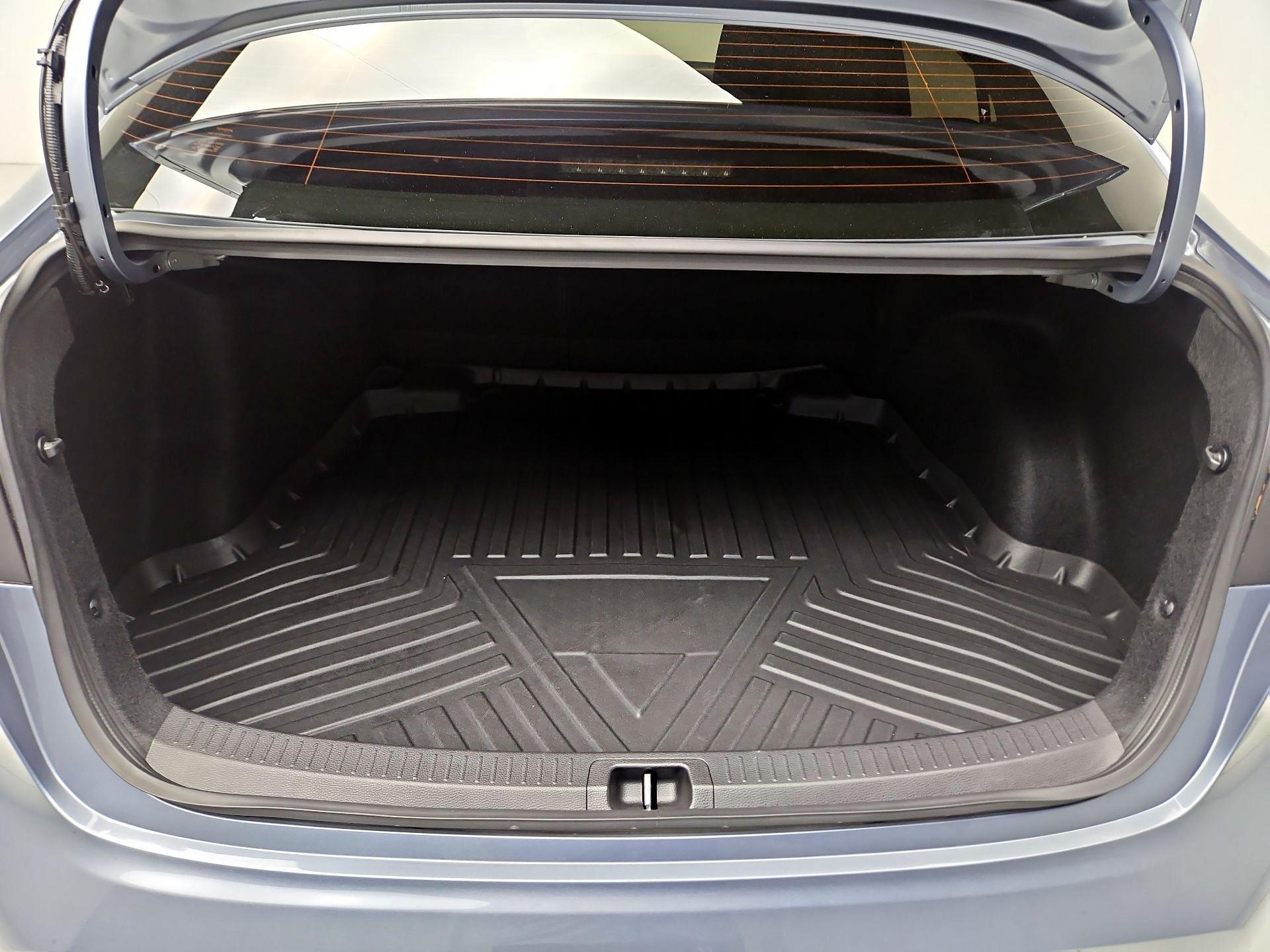 Thumbnail: 2025 Toyota Corolla - 20