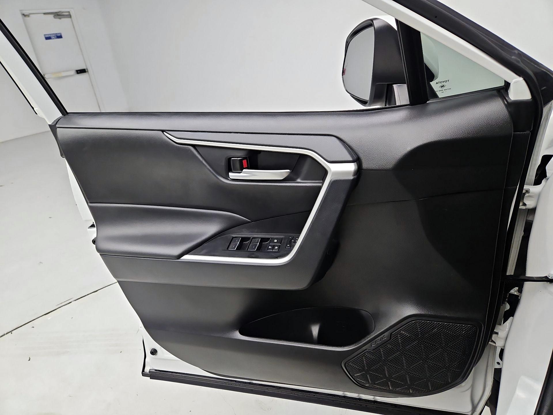 Thumbnail: 2024 Toyota RAV4 - 12