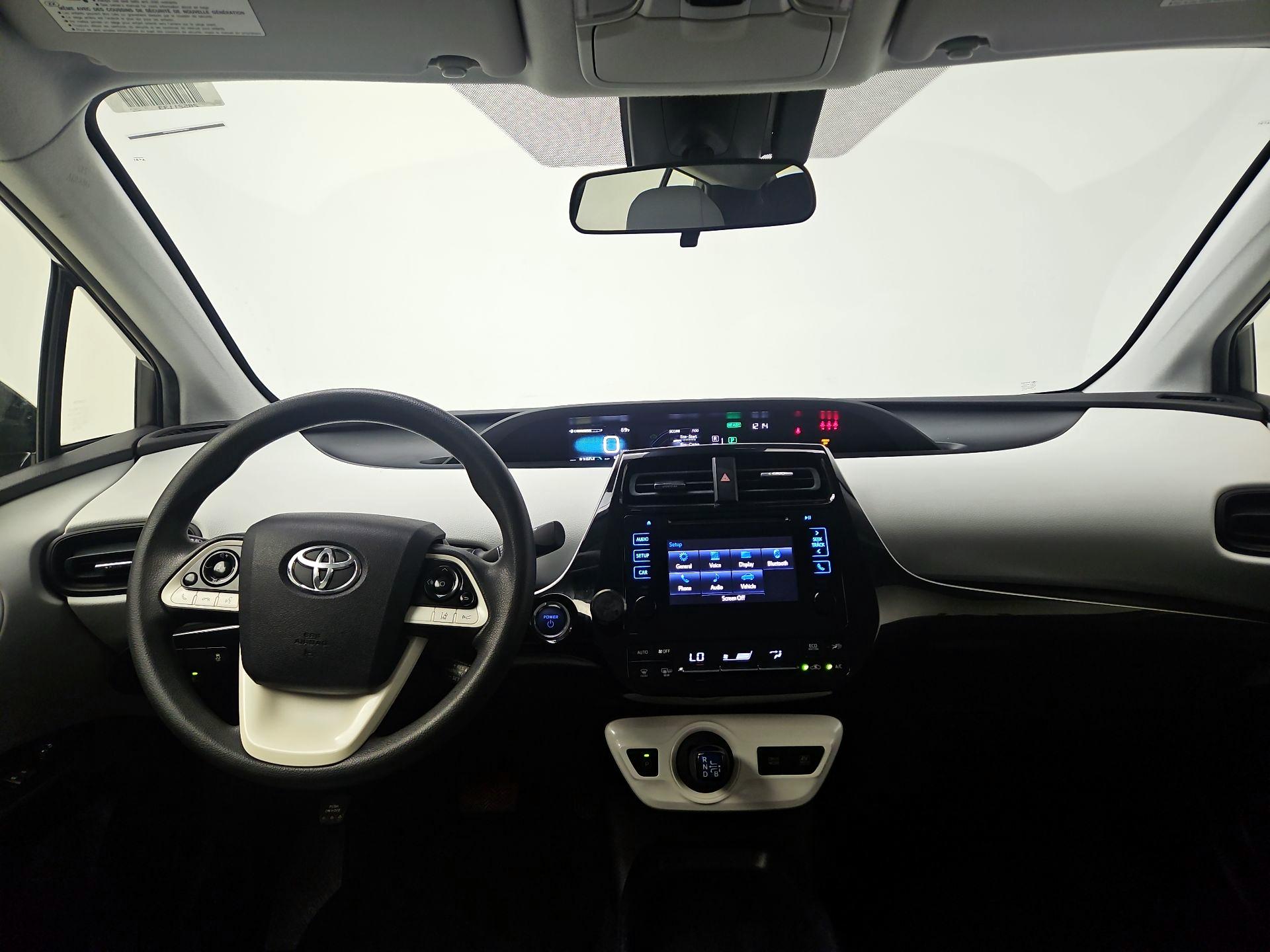 Thumbnail: 2017 Toyota Prius - 9