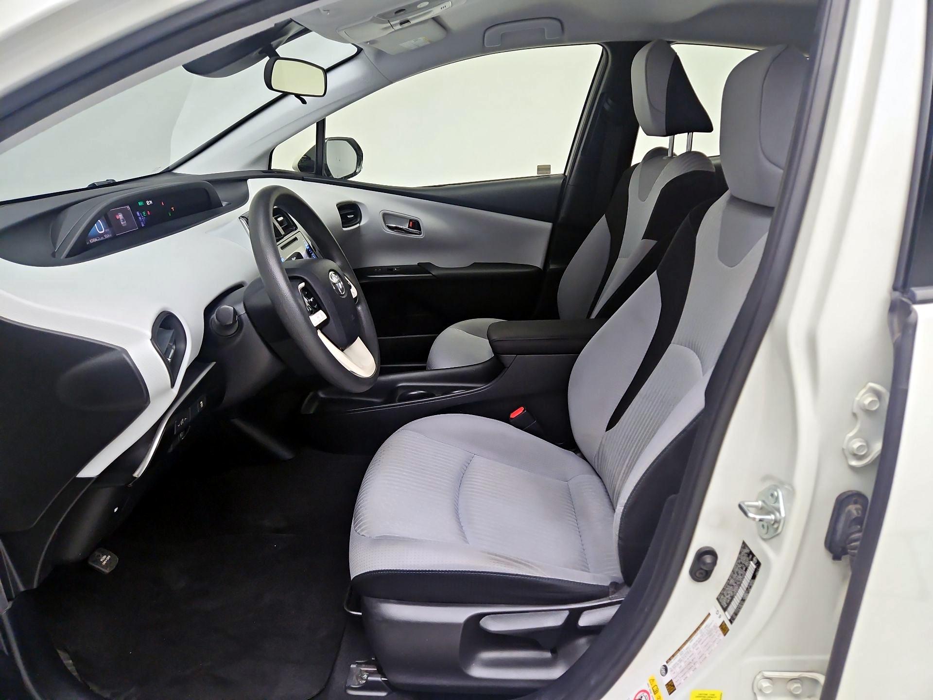 Thumbnail: 2017 Toyota Prius - 11