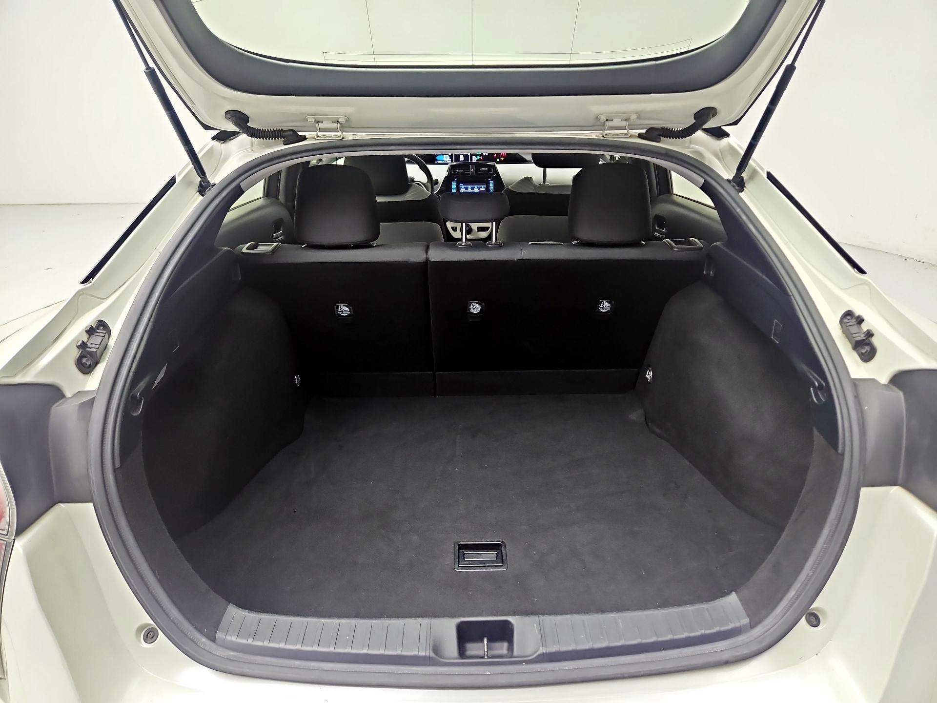 Thumbnail: 2017 Toyota Prius - 20