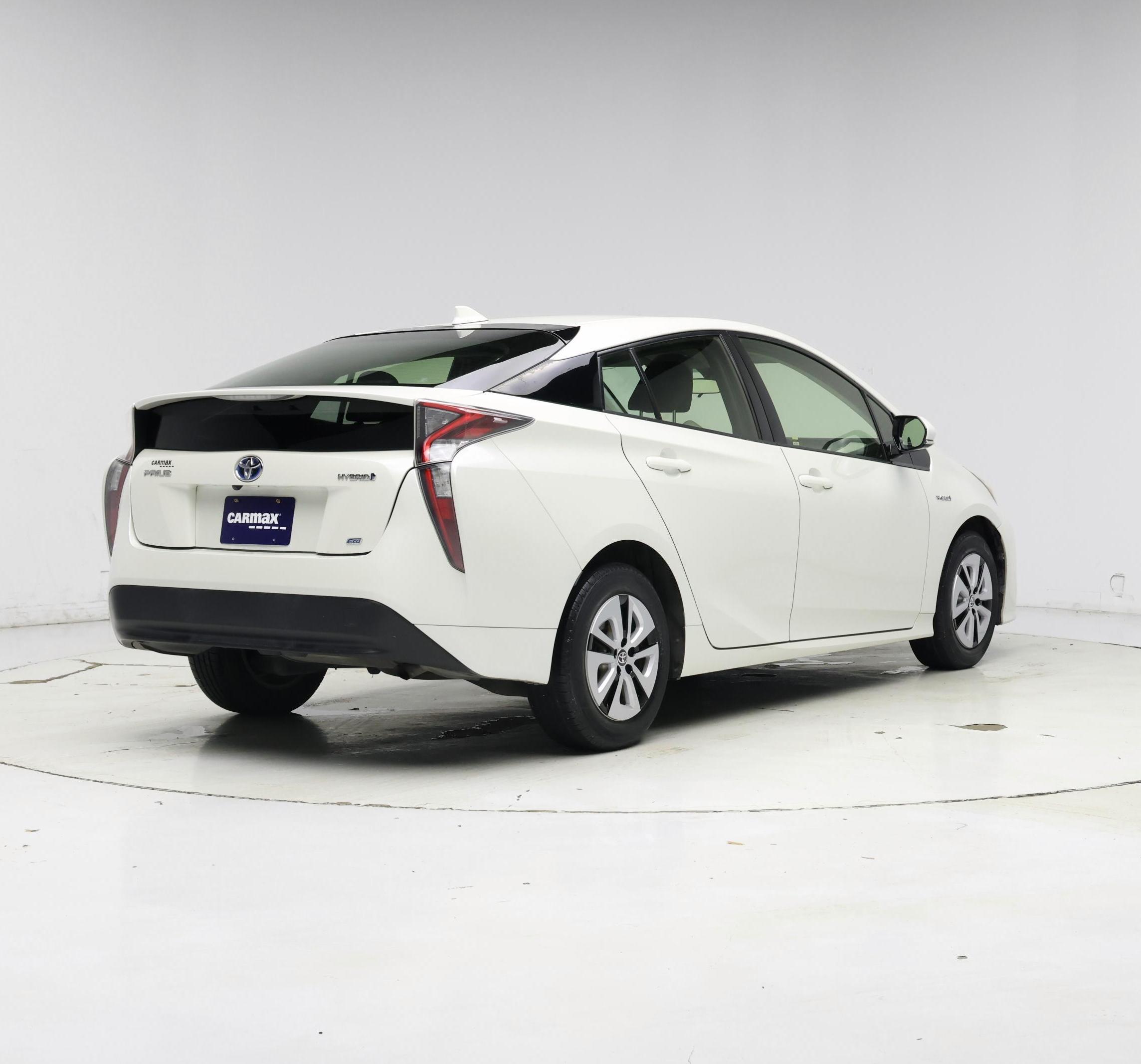 Thumbnail: 2017 Toyota Prius - 8