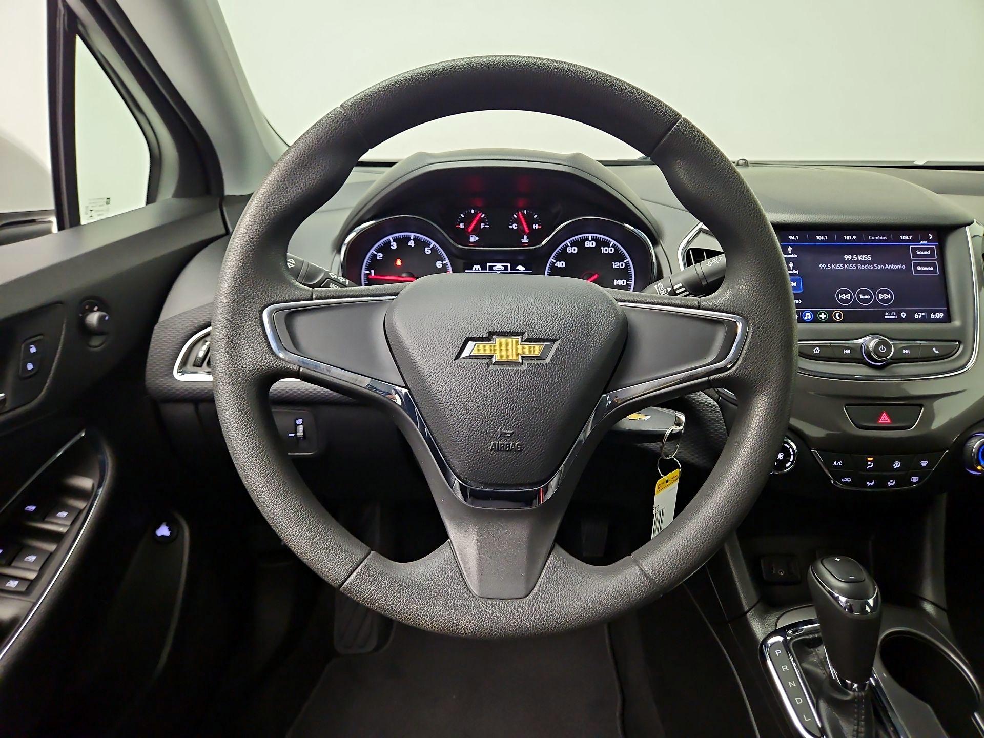 Thumbnail: 2019 Chevrolet Cruze - 10