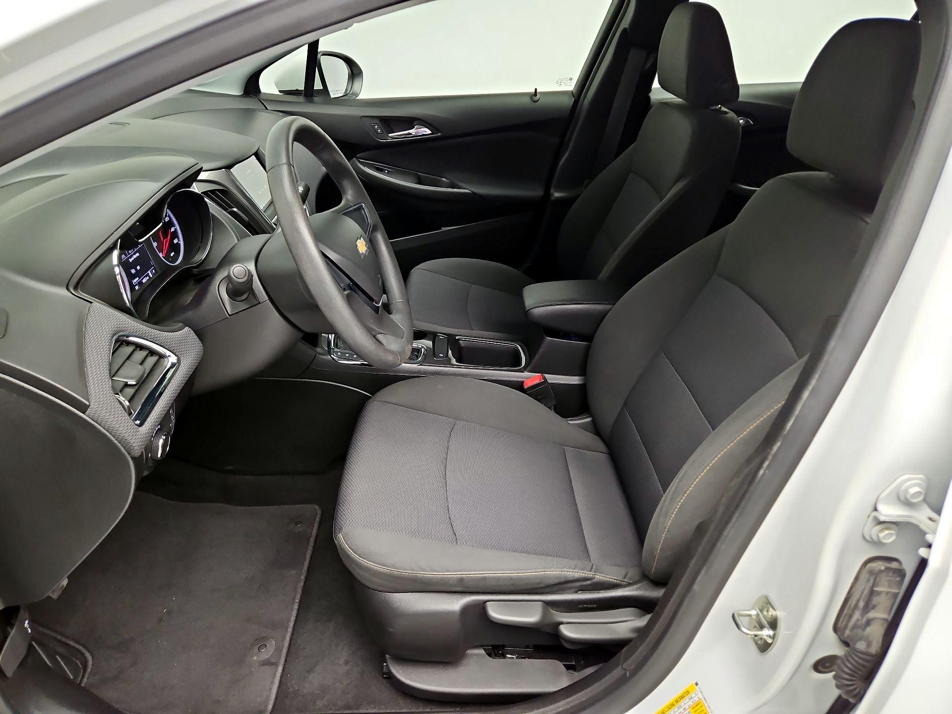 Thumbnail: 2019 Chevrolet Cruze - 11