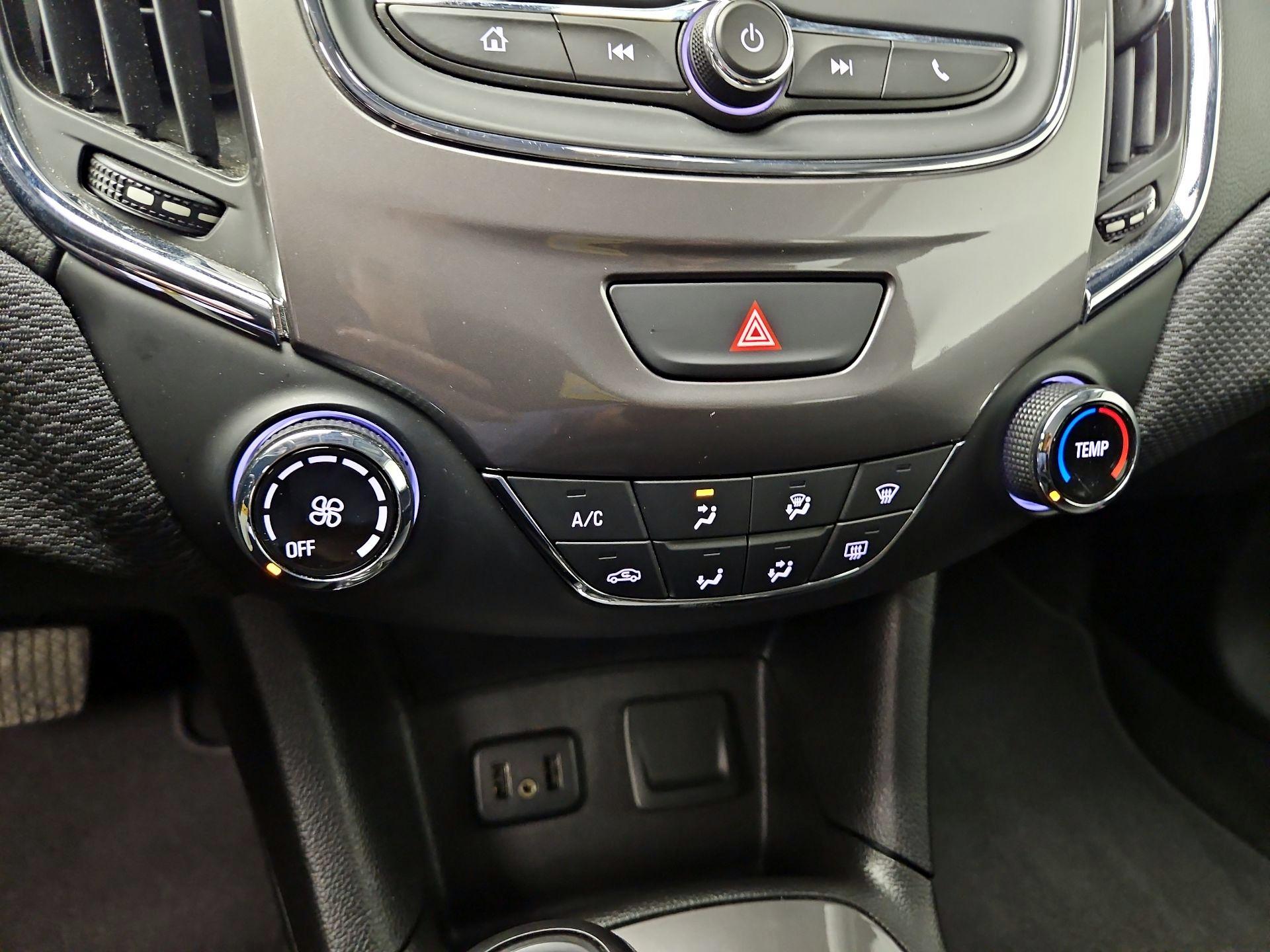 Thumbnail: 2019 Chevrolet Cruze - 16