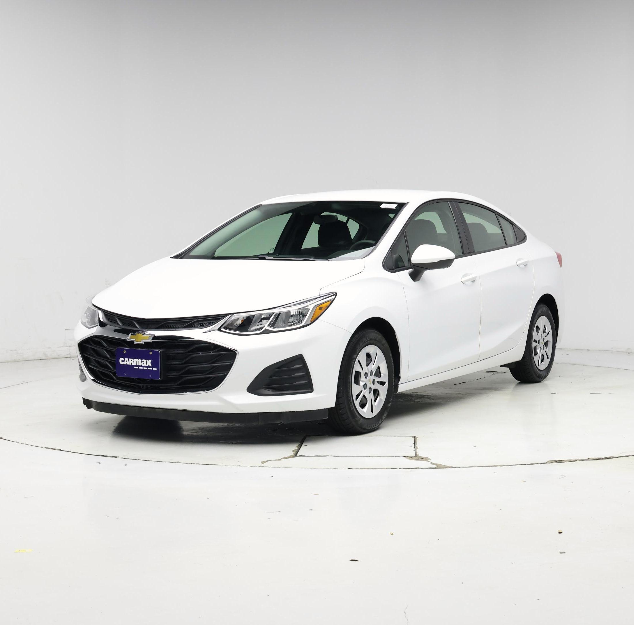 Thumbnail: 2019 Chevrolet Cruze - 4