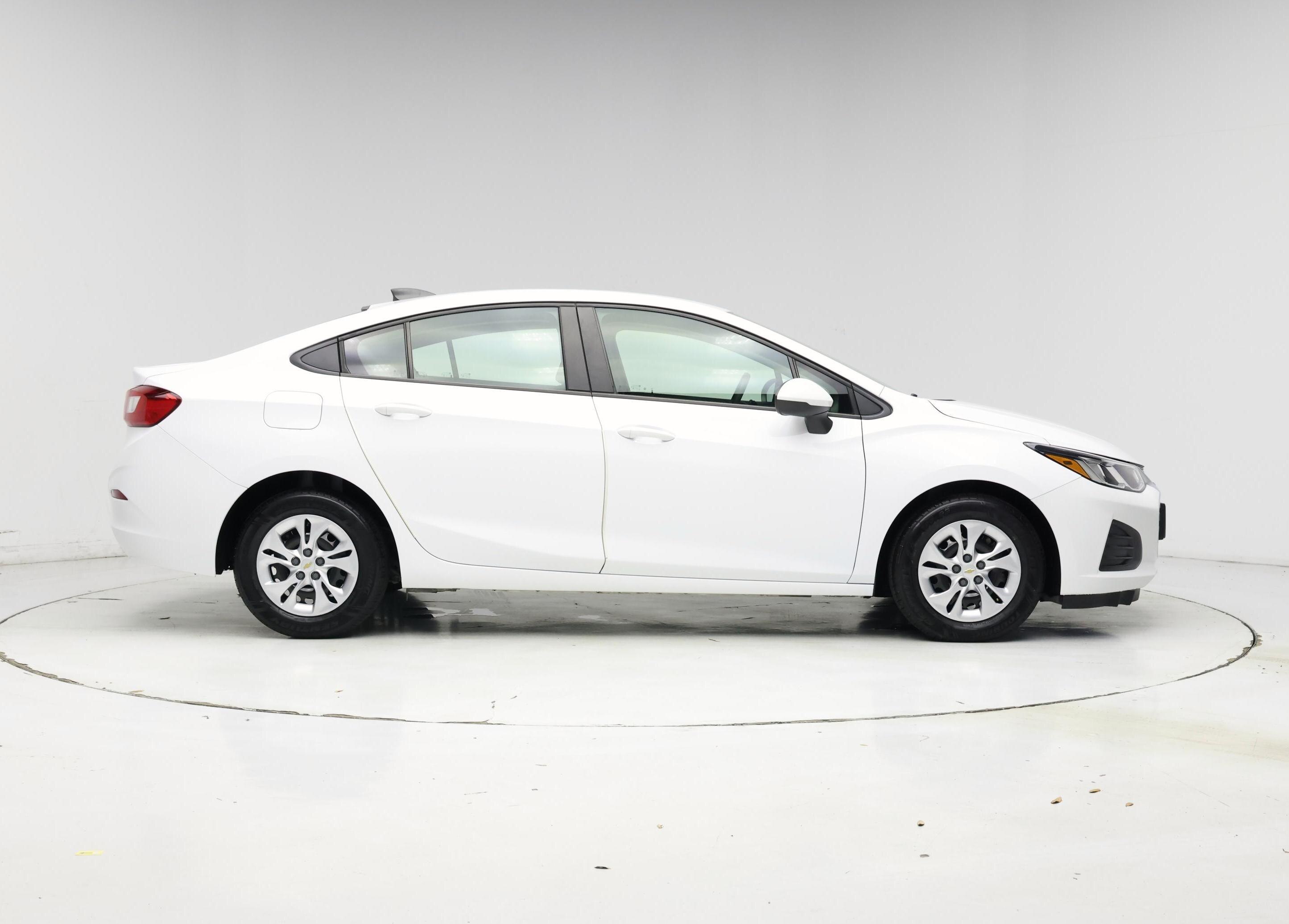Thumbnail: 2019 Chevrolet Cruze - 7