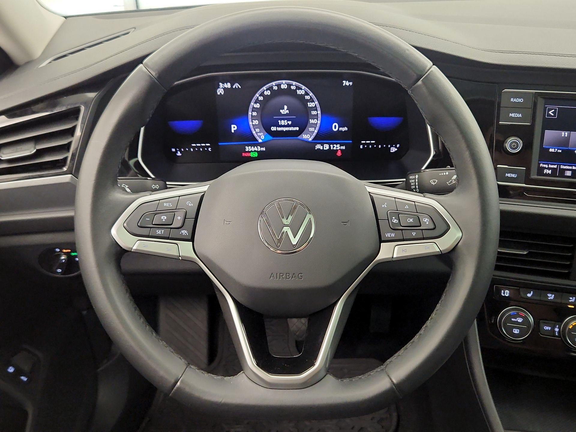 Thumbnail: 2024 Volkswagen Jetta - 10